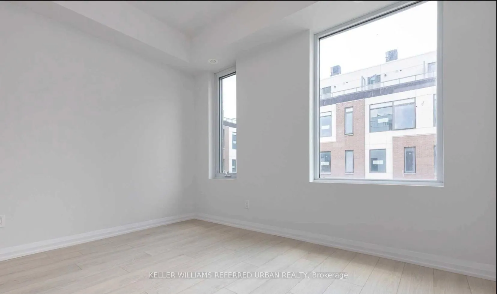 Photo 3 of Unit Th23, 1030 Portage Parkway, Vaughan, Concord — HOMEH