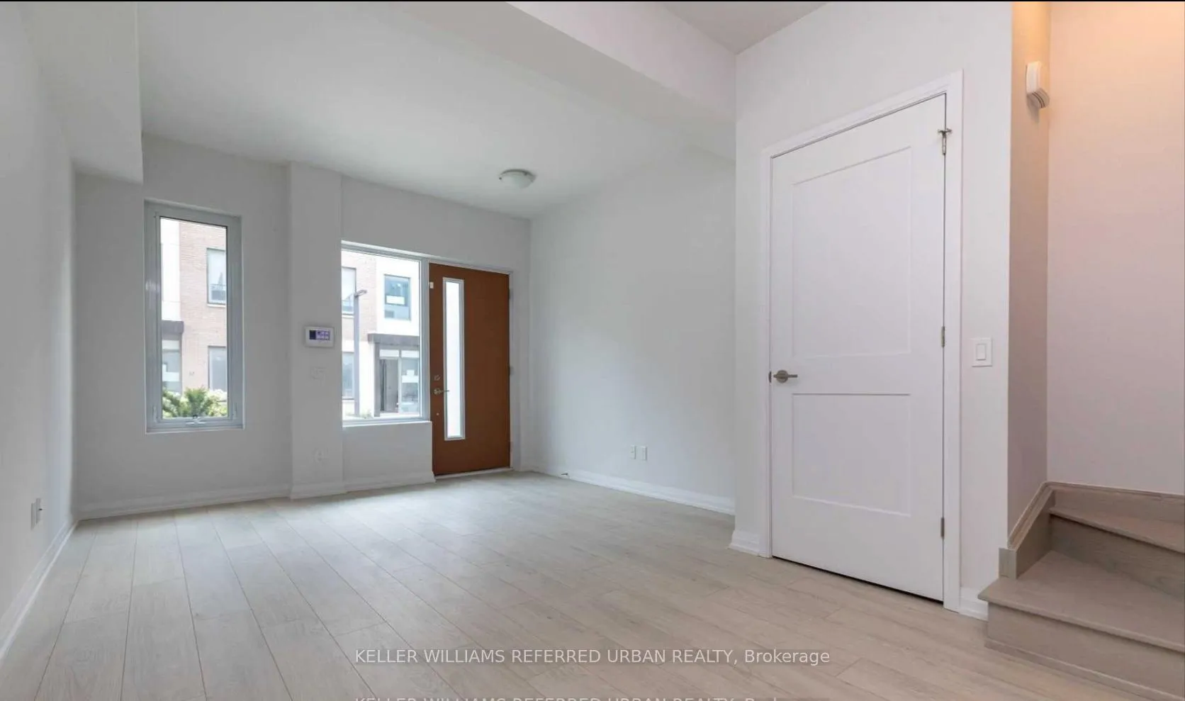 Photo 4 of Unit Th23, 1030 Portage Parkway, Vaughan, Concord — HOMEH