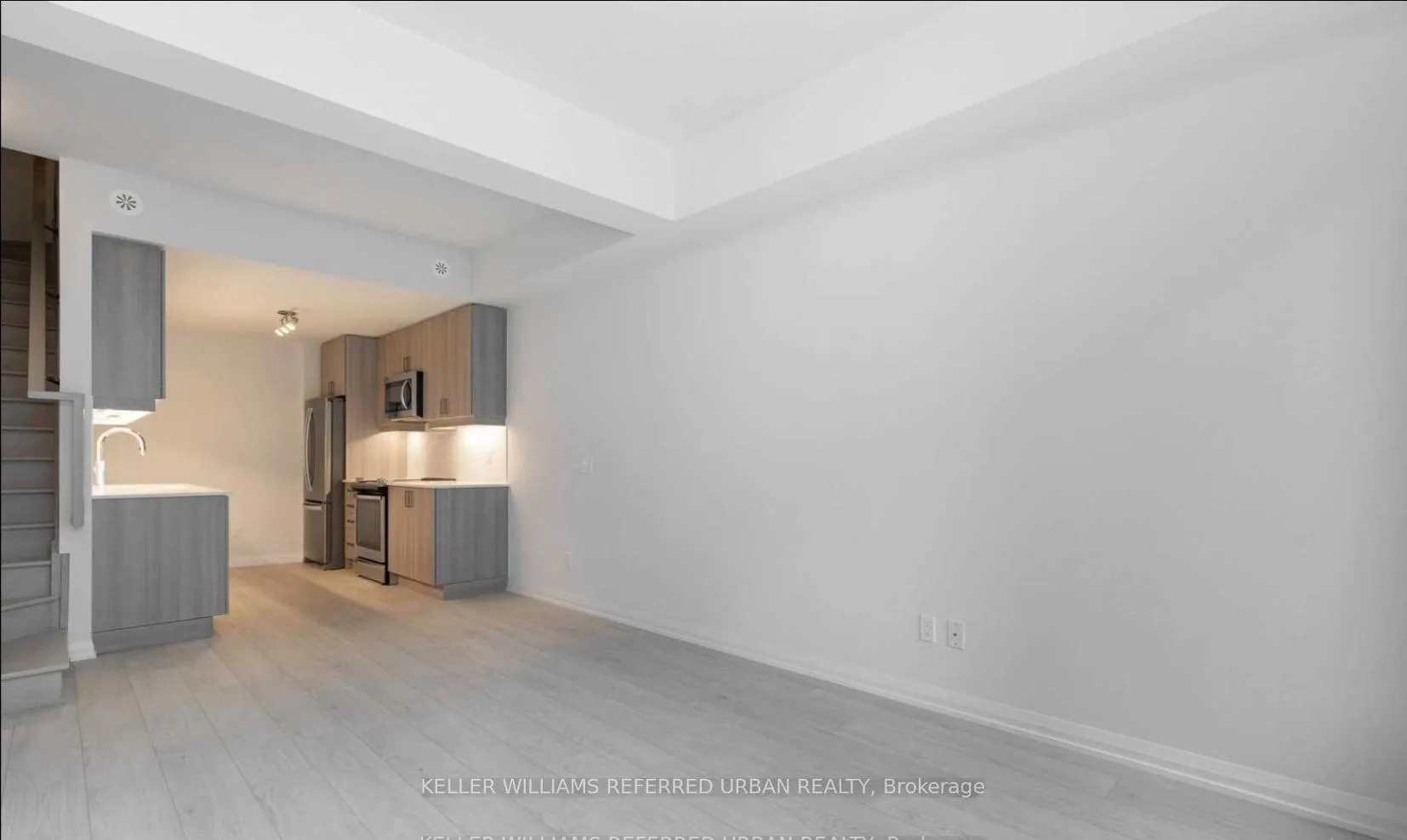 Photo 6 of Unit Th23, 1030 Portage Parkway, Vaughan, Concord — HOMEH