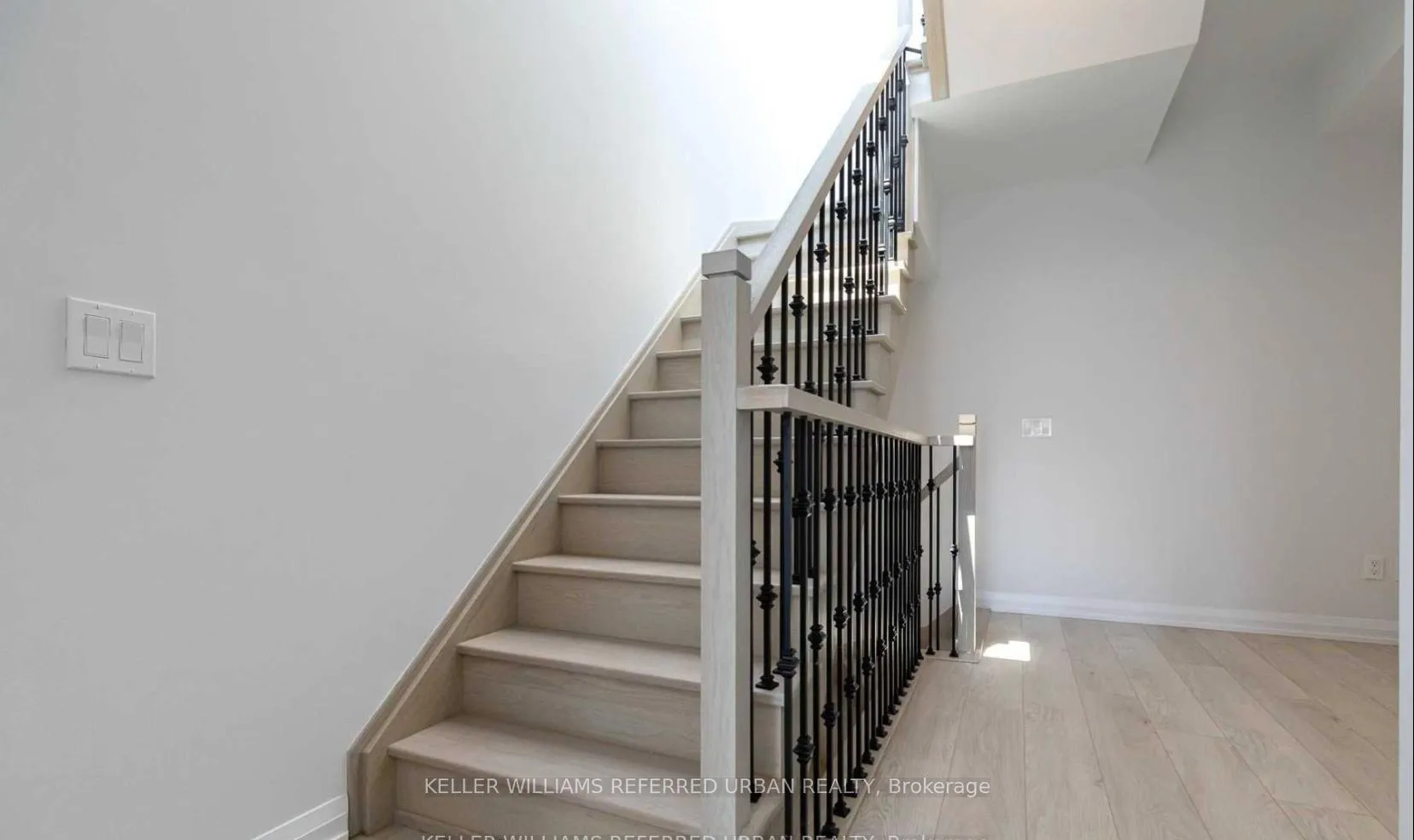 Photo 7 of Unit Th23, 1030 Portage Parkway, Vaughan, Concord — HOMEH