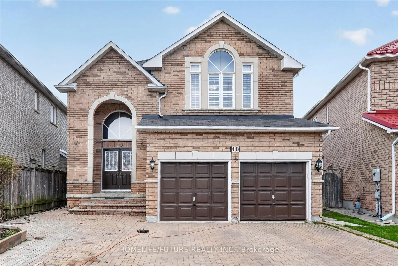 Photo 1 of 18 Ann Louise Crescent, Markham, Cedarwood — HOMEH