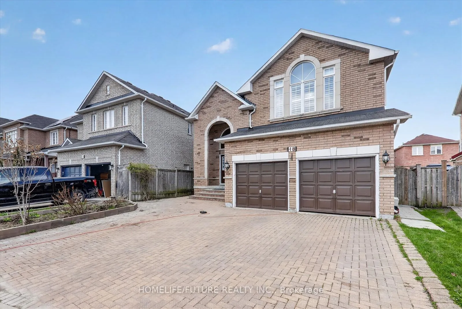 Photo 5 of 18 Ann Louise Crescent, Markham, Cedarwood — HOMEH