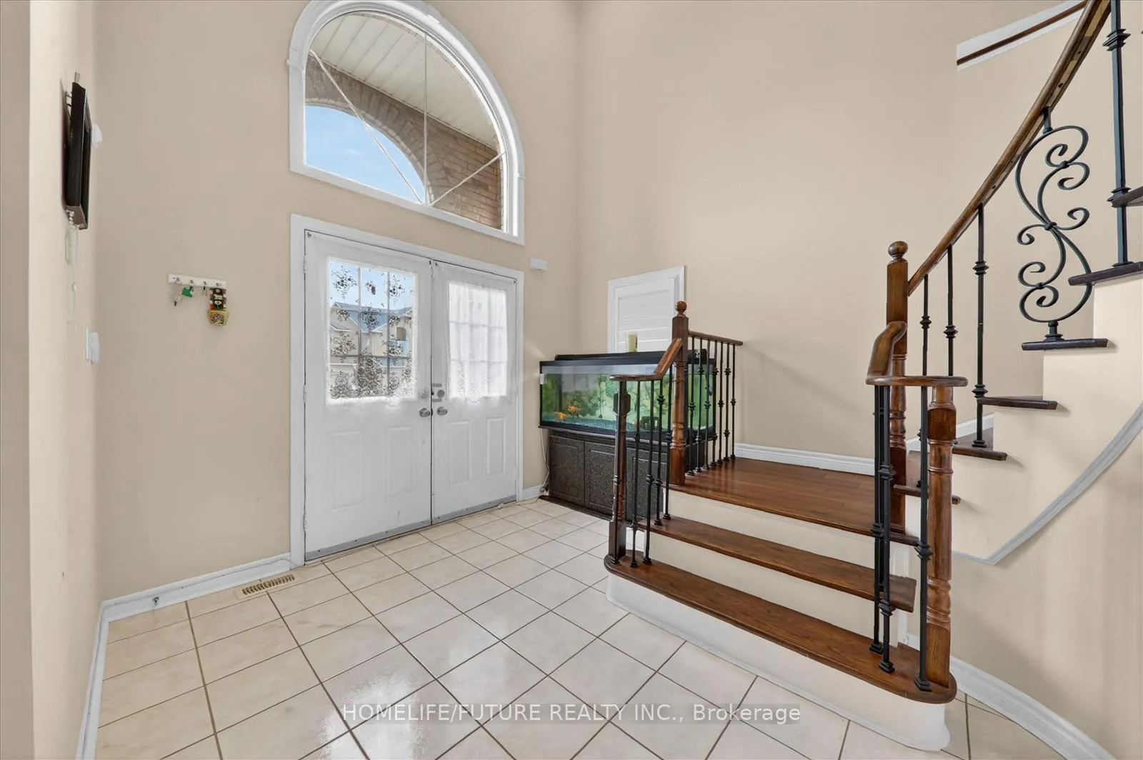 Photo 7 of 18 Ann Louise Crescent, Markham, Cedarwood — HOMEH