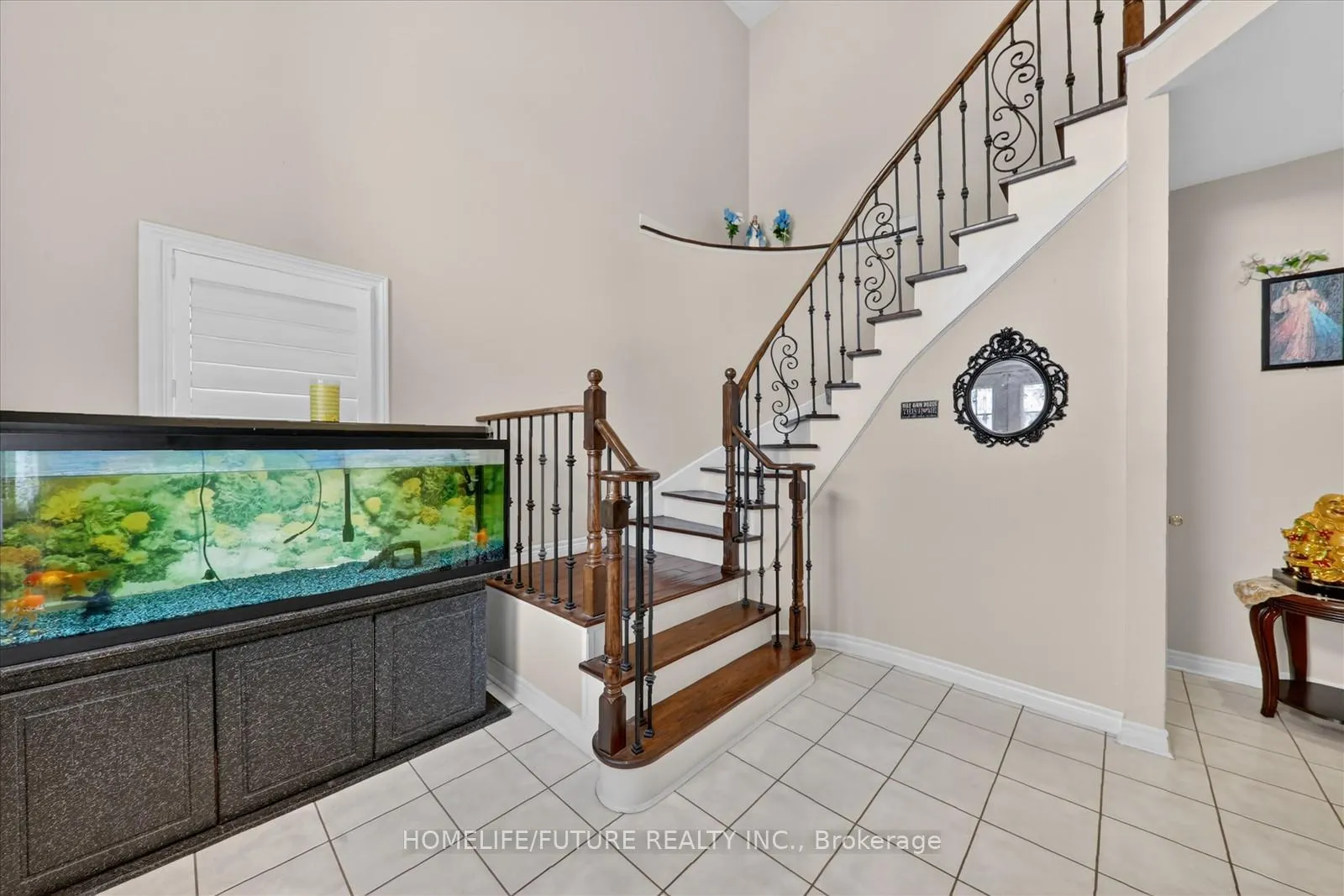 Photo 8 of 18 Ann Louise Crescent, Markham, Cedarwood — HOMEH