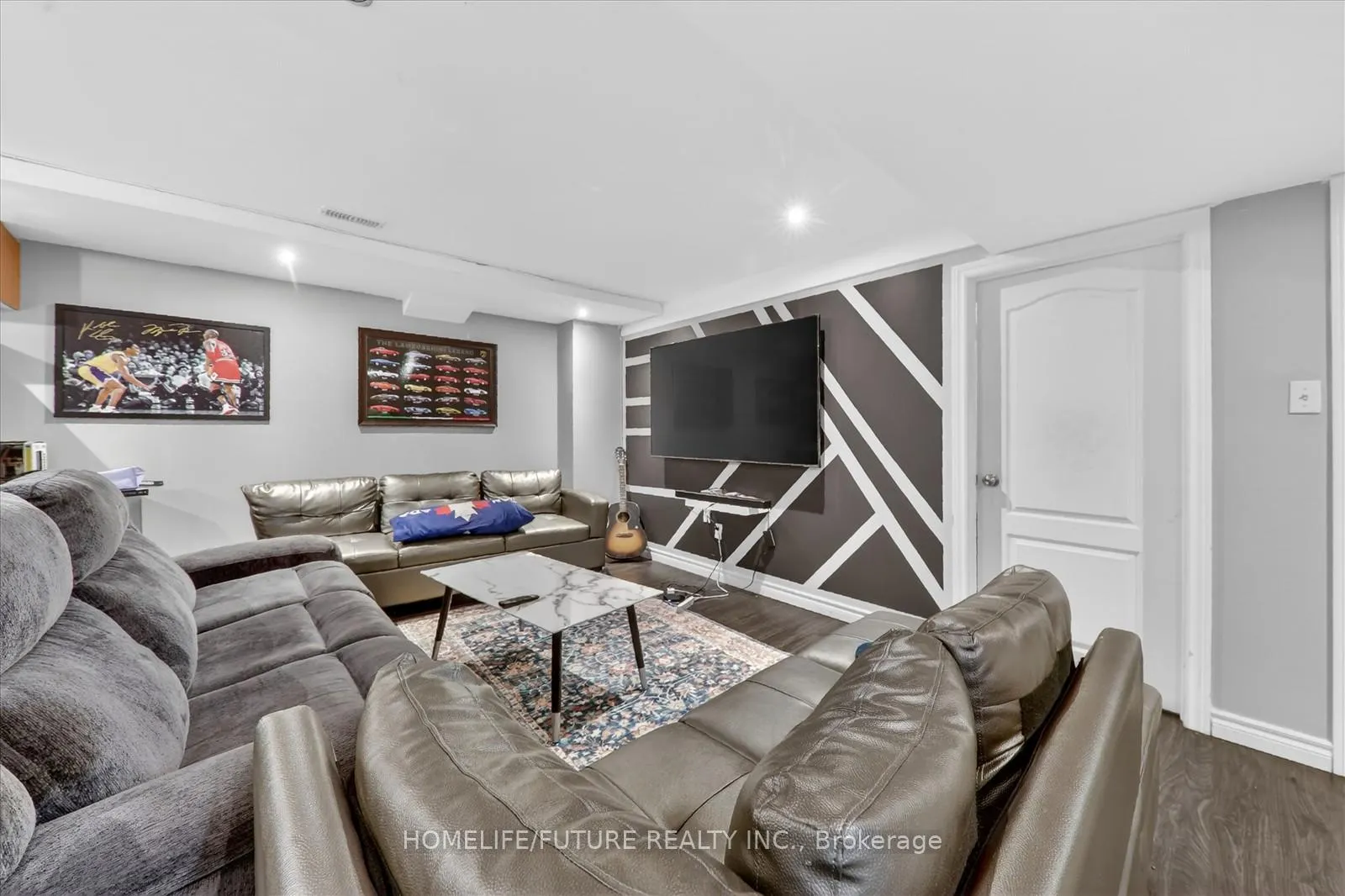 Photo 39 of 18 Ann Louise Crescent, Markham, Cedarwood — HOMEH
