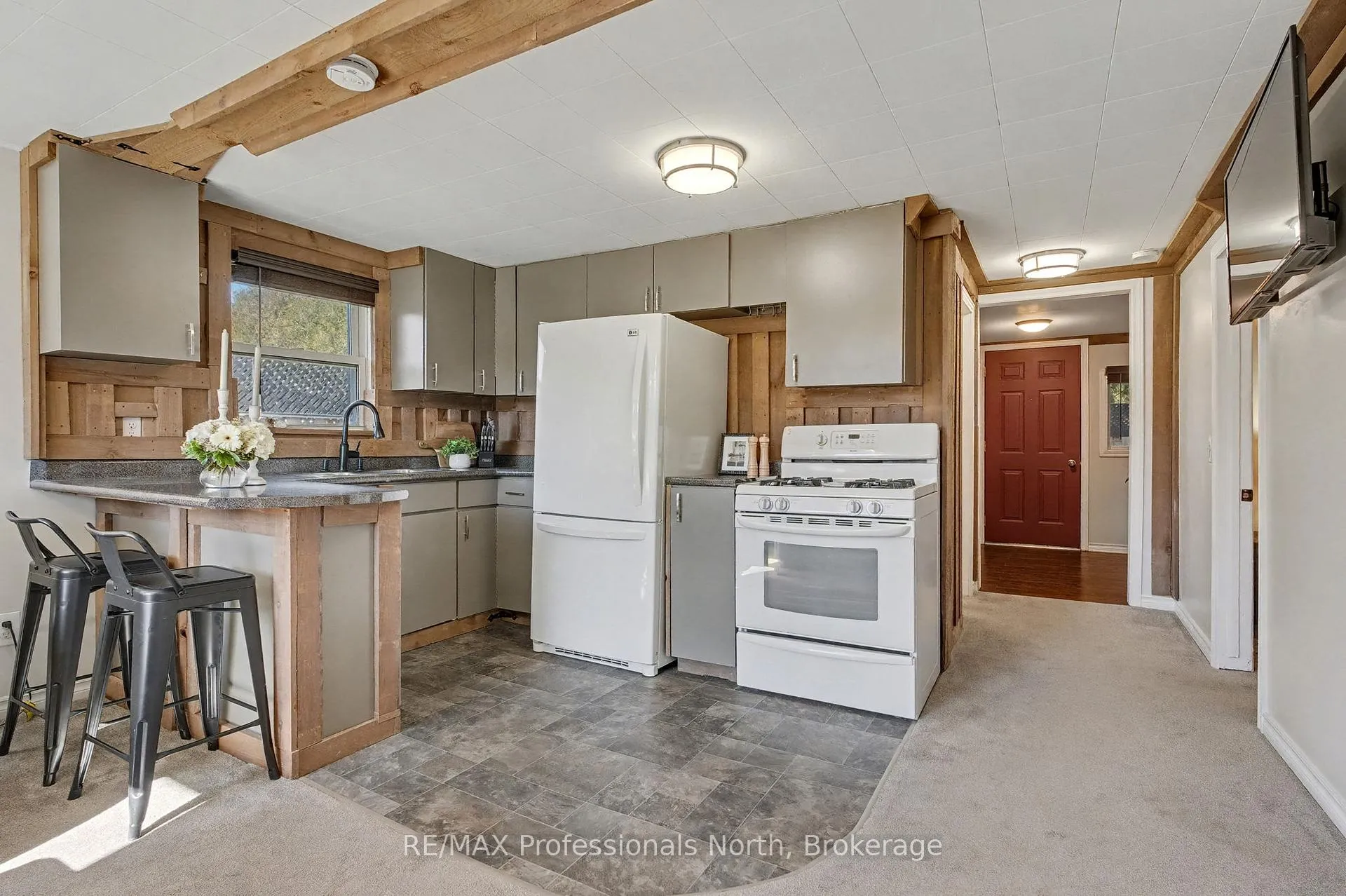 Photo 6 of 161 Quebec Street, Bracebridge, Macaulay — HOMEH