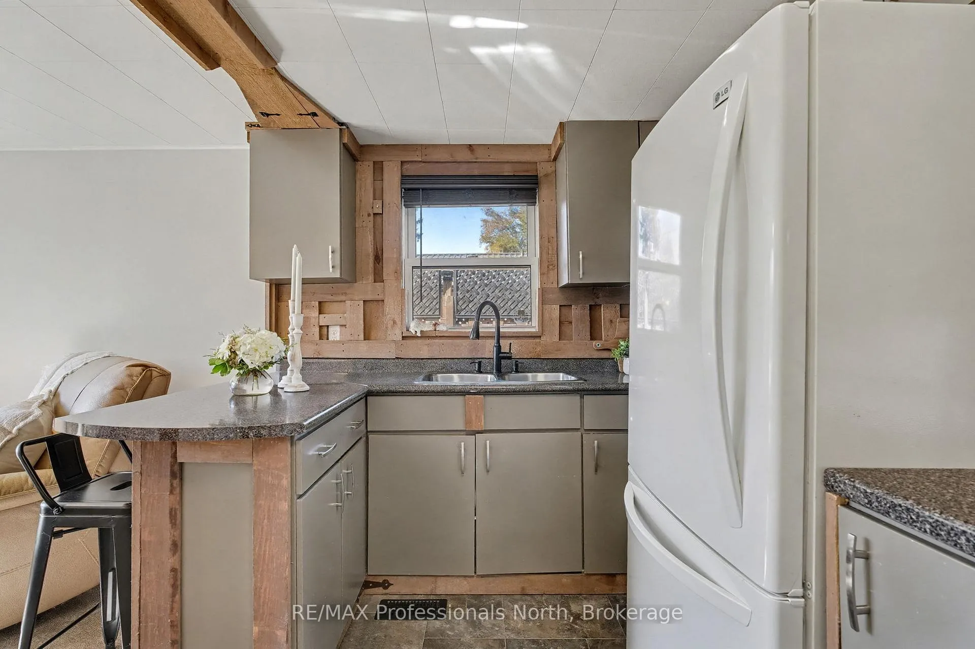 Photo 11 of 161 Quebec Street, Bracebridge, Macaulay — HOMEH