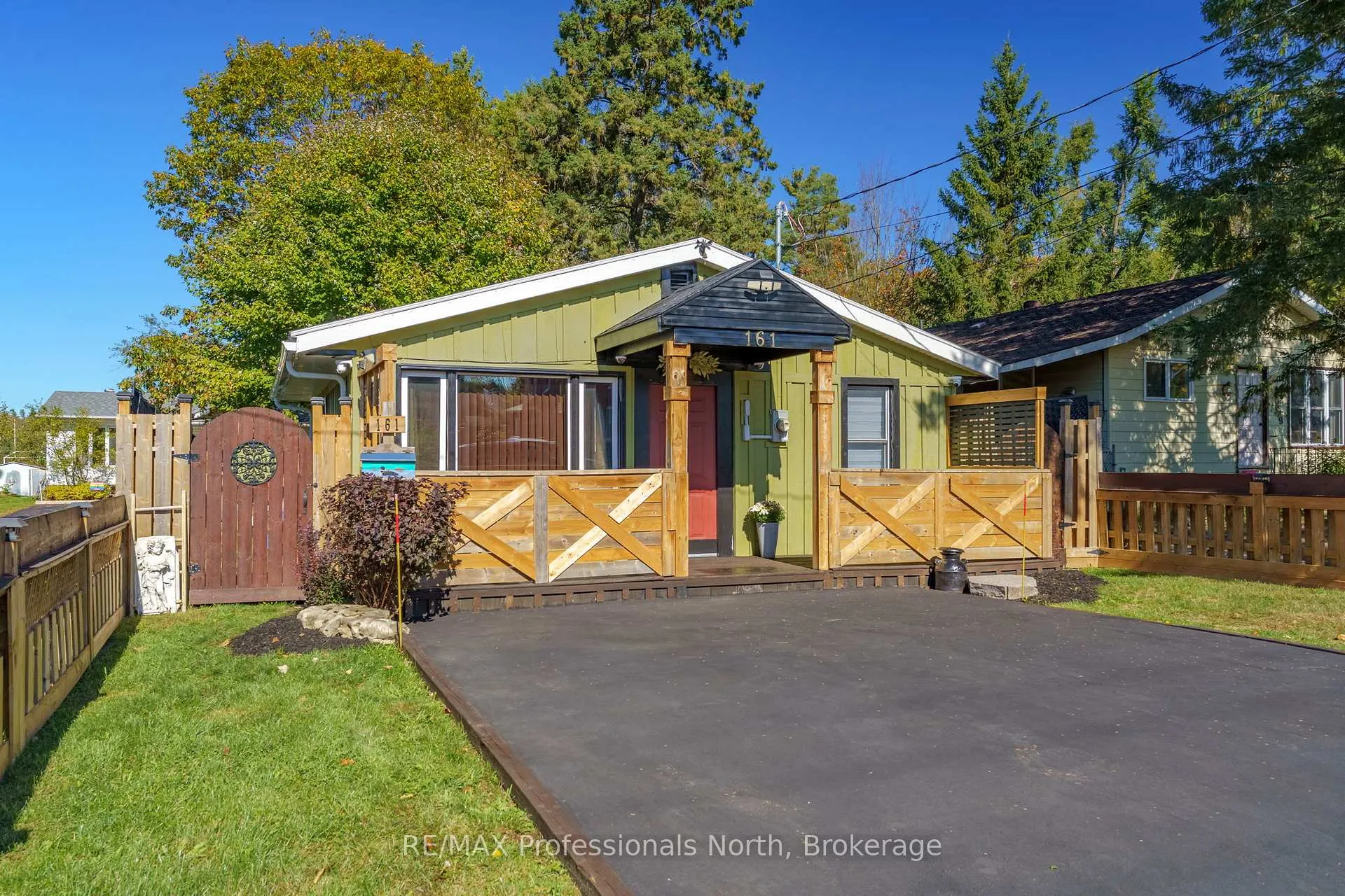 Photo 23 of 161 Quebec Street, Bracebridge, Macaulay — HOMEH