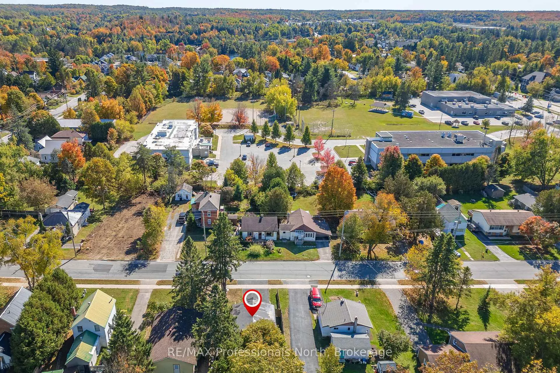 Photo 35 of 161 Quebec Street, Bracebridge, Macaulay — HOMEH