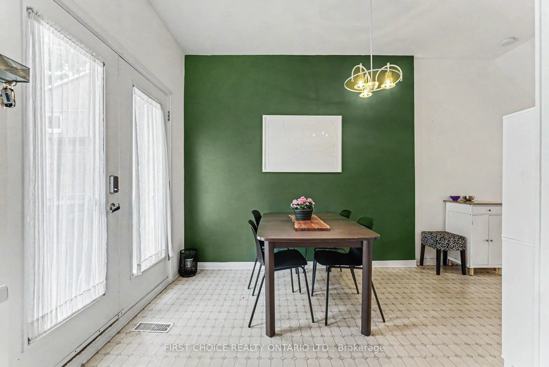 Photo 17 of 267 Booth Street, Ottawa, West Centre Town — HOMEH