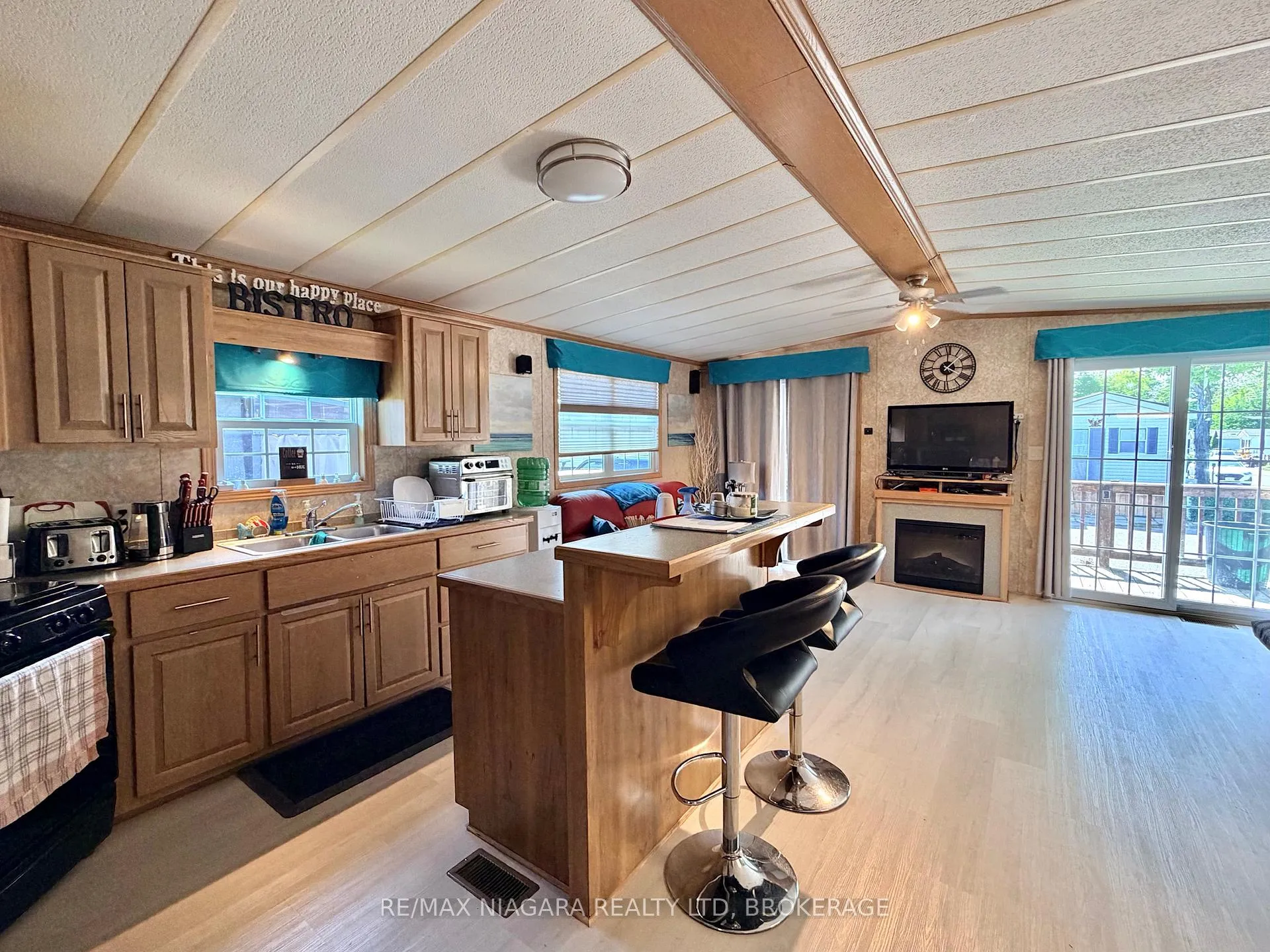 Photo 5 of 7 Hickory Lane, Port Colborne, Sherkston — HOMEH