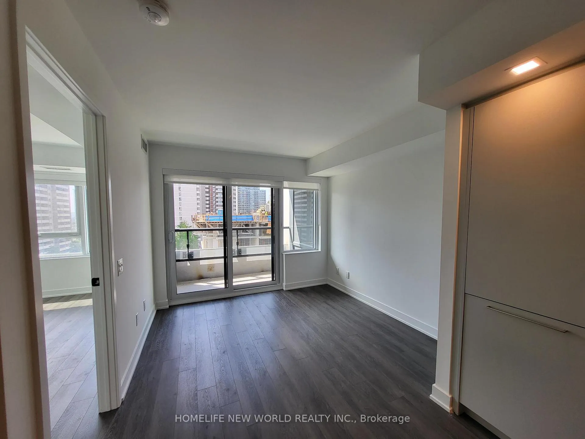 Photo 3 of Unit 901, 609 Sherbourne Street, Toronto, North St. James Town — HOMEH
