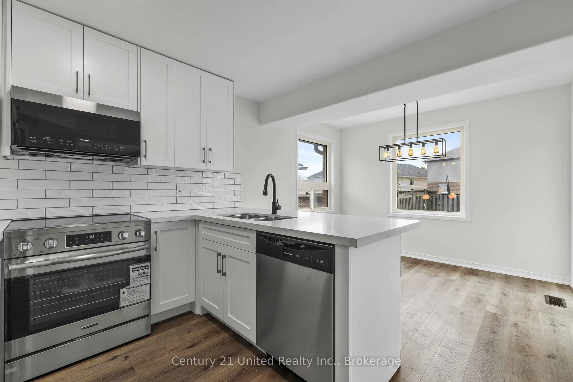 Photo 6 of 525 Clancy Crescent, Peterborough, Otonabee Ward 1 — HOMEH
