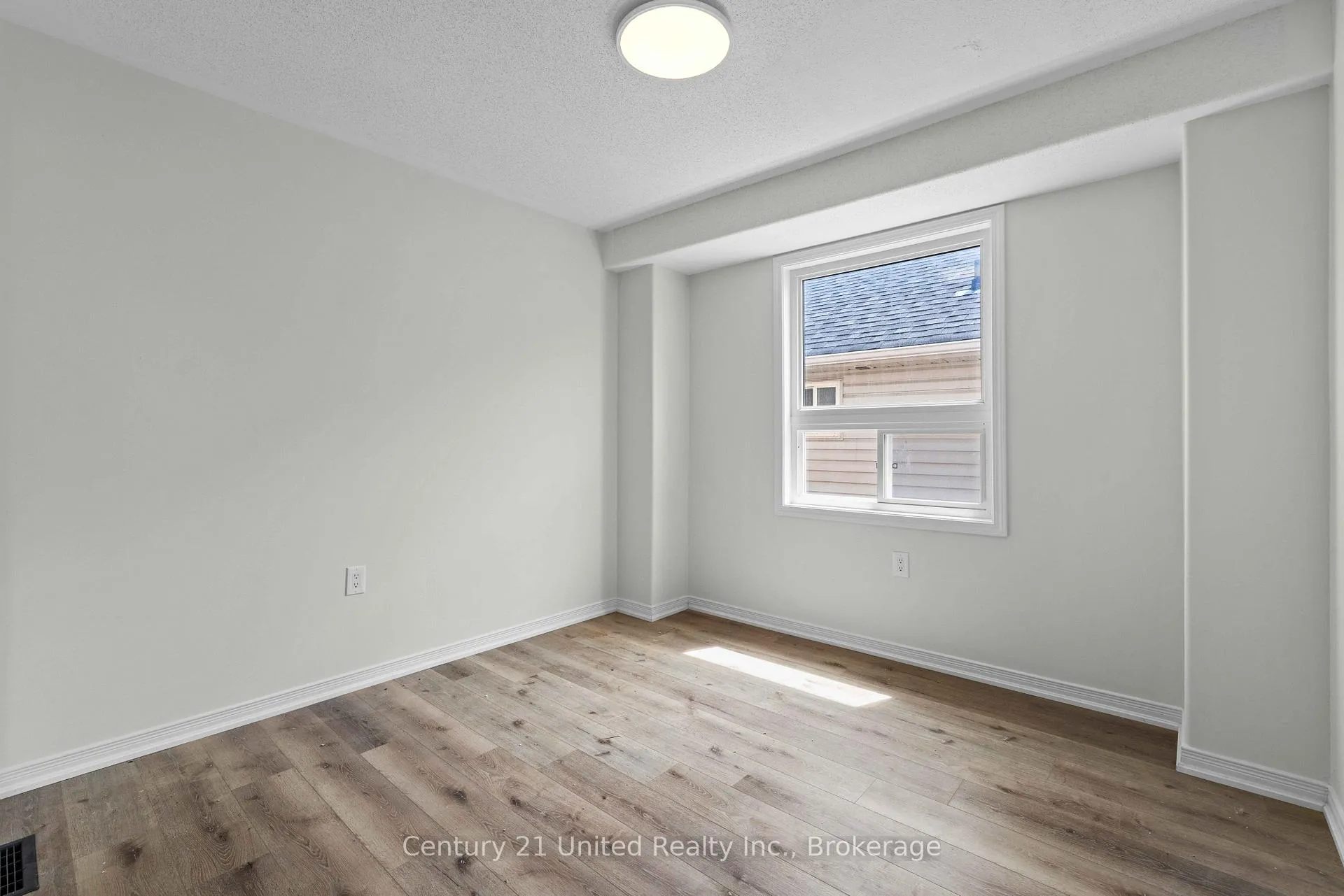 Photo 12 of 525 Clancy Crescent, Peterborough, Otonabee Ward 1 — HOMEH
