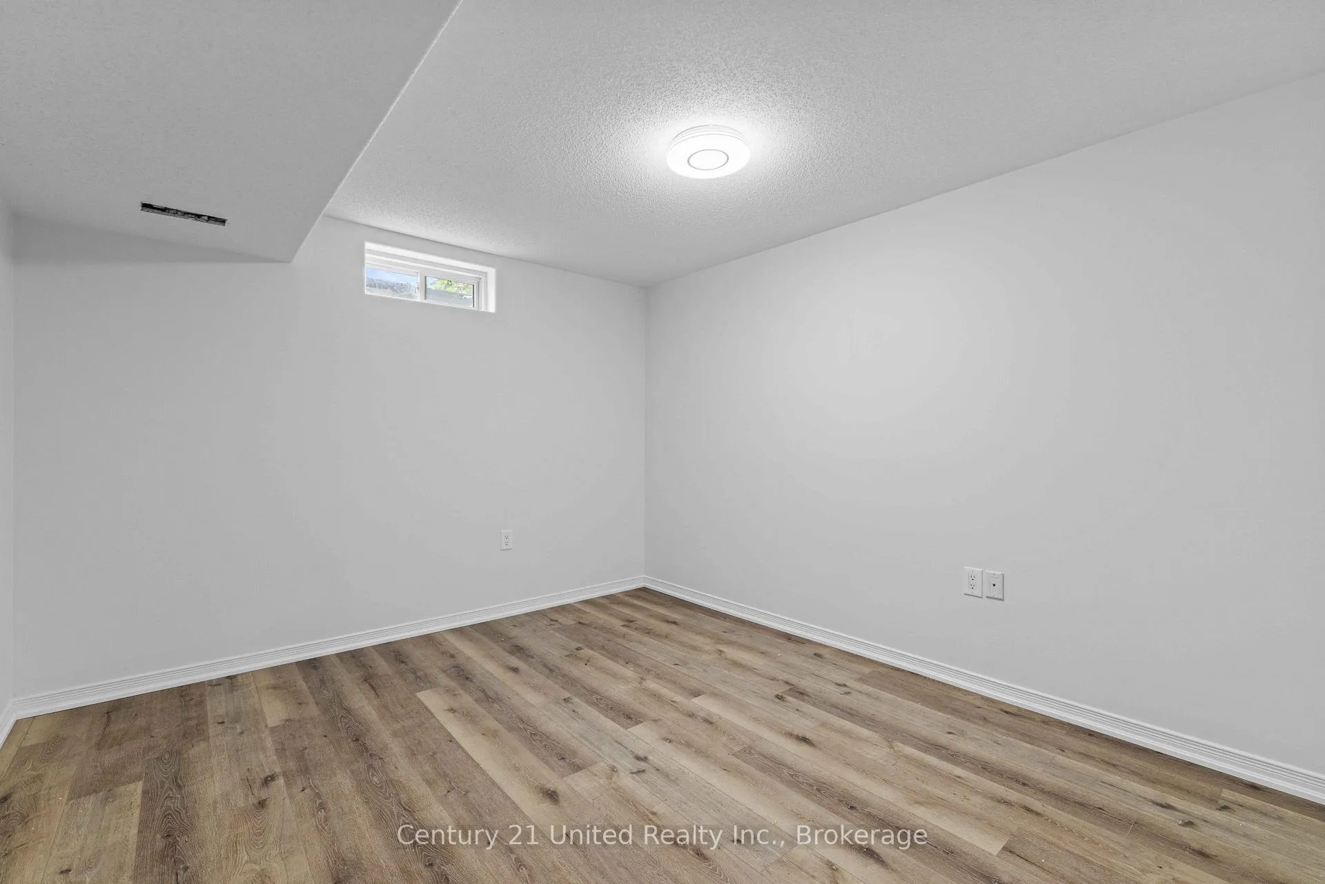 Photo 24 of 525 Clancy Crescent, Peterborough, Otonabee Ward 1 — HOMEH