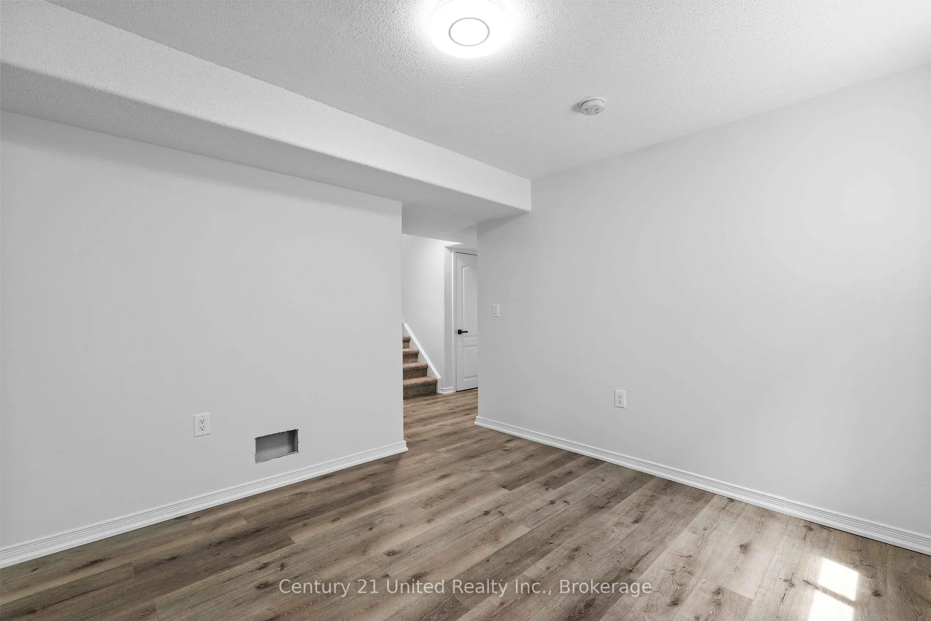 Photo 25 of 525 Clancy Crescent, Peterborough, Otonabee Ward 1 — HOMEH
