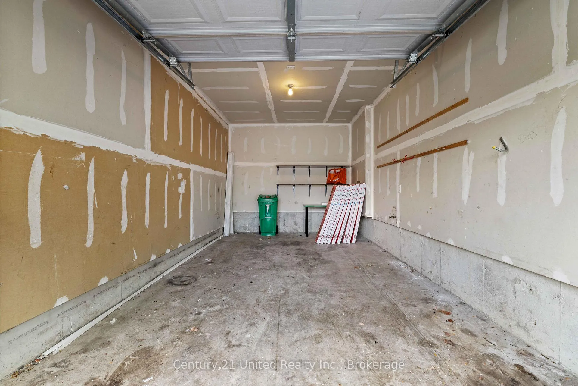 Photo 28 of 525 Clancy Crescent, Peterborough, Otonabee Ward 1 — HOMEH