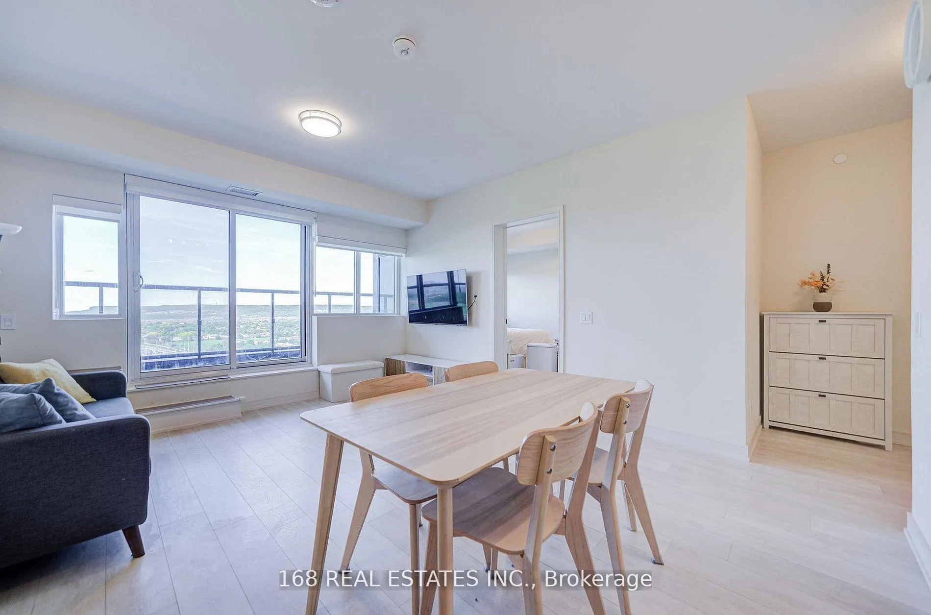 Photo 3 of Unit 1603, 8010 Derry Road W, Milton, Coates — HOMEH