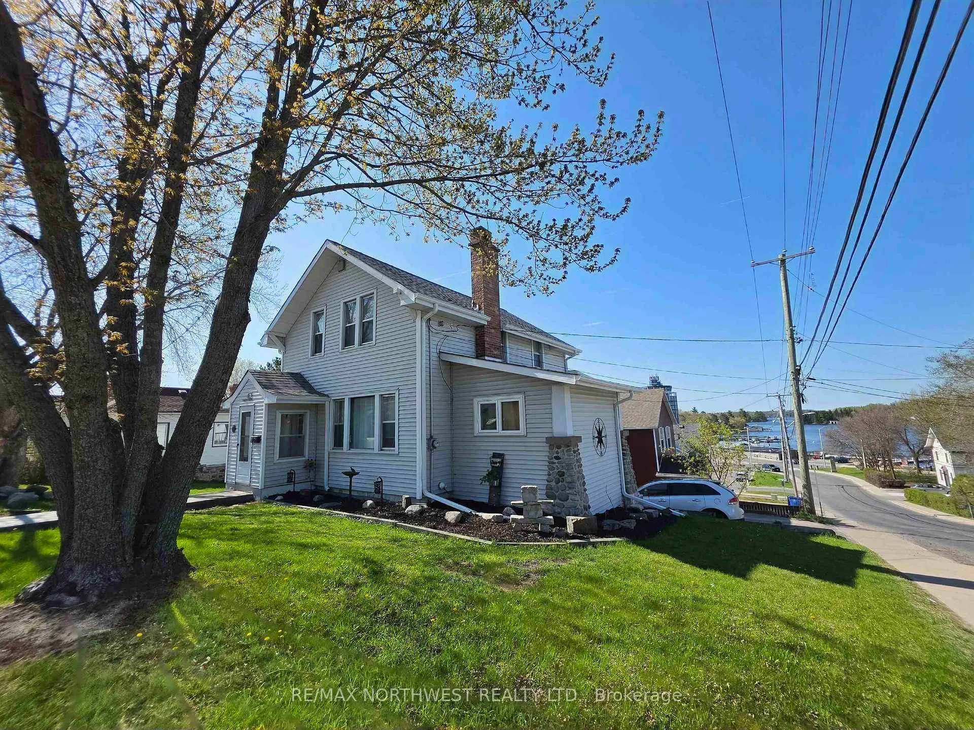 Photo 1 of 401 Third Street South, Kenora, Downtown — HOMEH