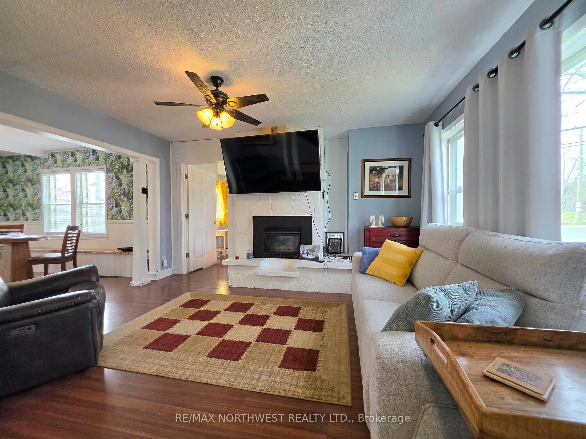 Photo 10 of 401 Third Street South, Kenora, Downtown — HOMEH