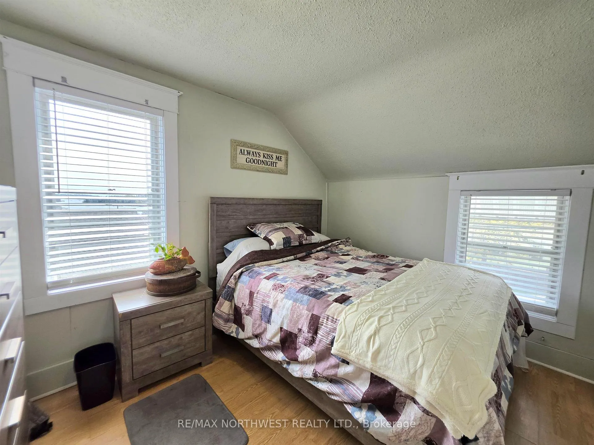 Photo 18 of 401 Third Street South, Kenora, Downtown — HOMEH