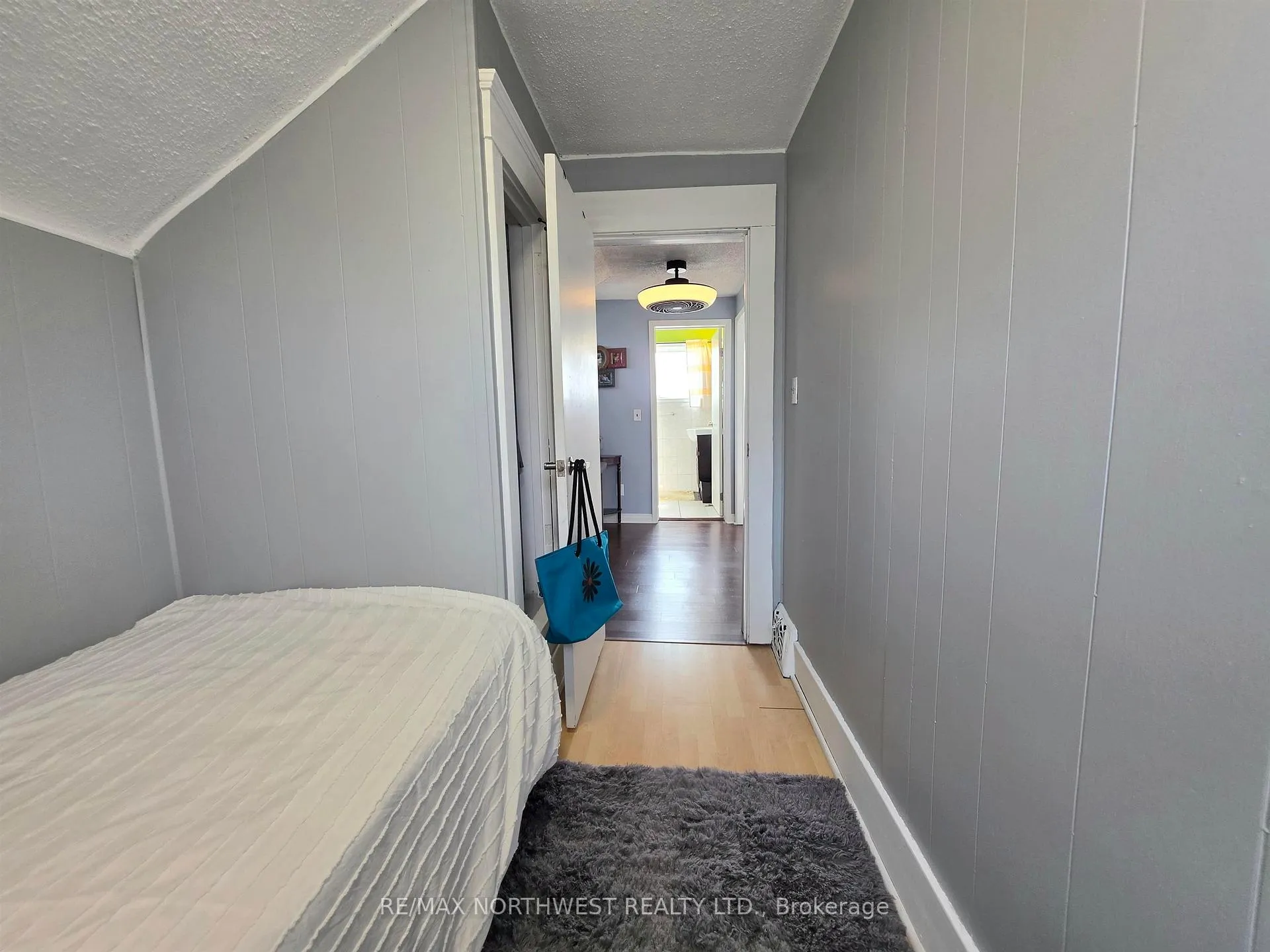 Photo 20 of 401 Third Street South, Kenora, Downtown — HOMEH