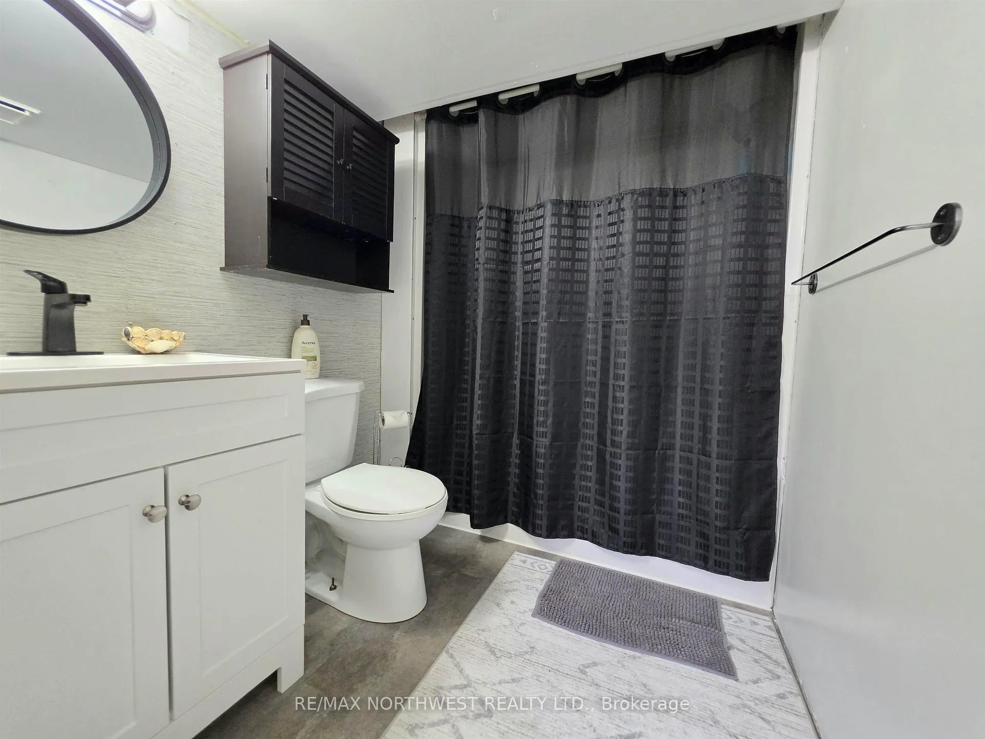 Photo 33 of 401 Third Street South, Kenora, Downtown — HOMEH