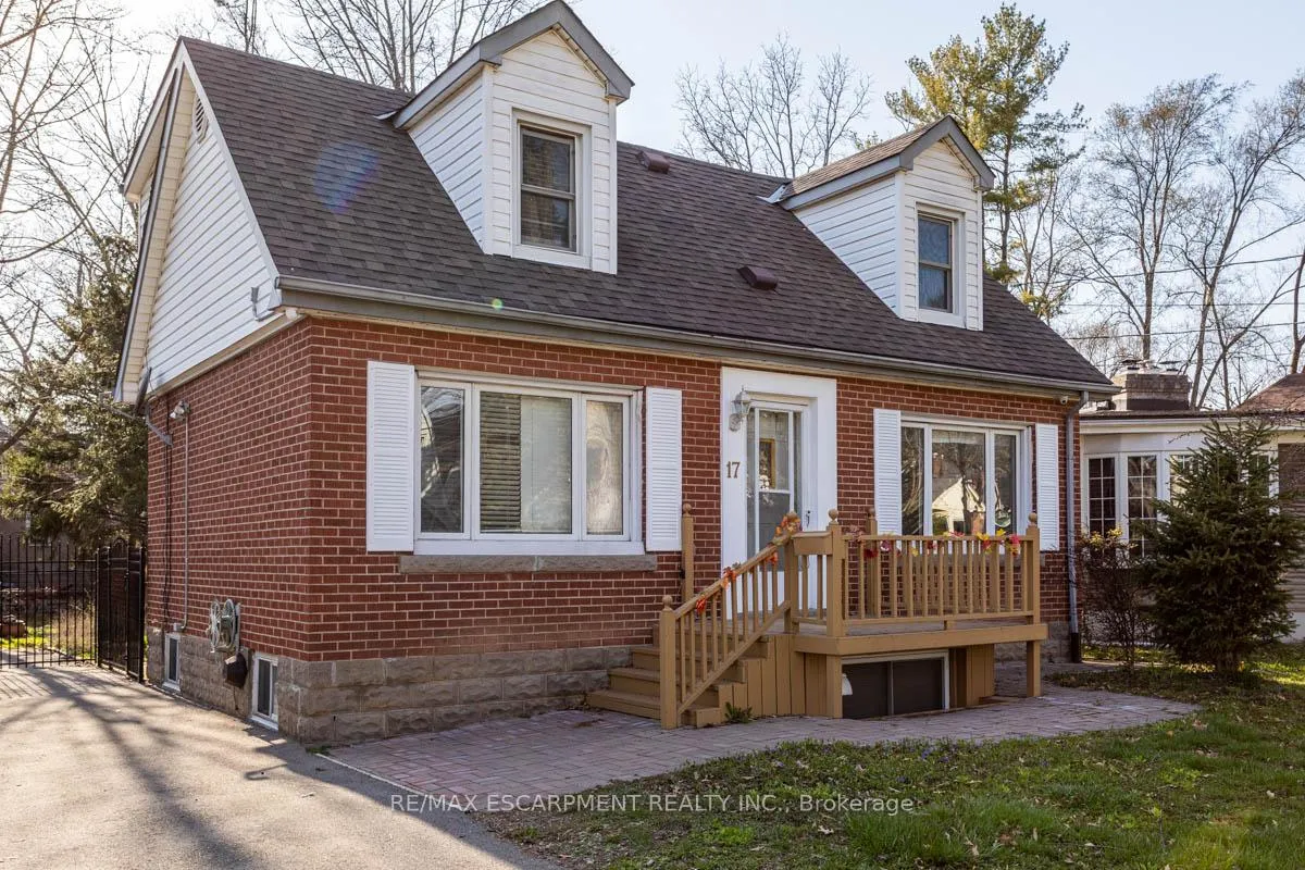 Photo 4 of 17 Thorndale Street N, Hamilton, Ainslie Wood — HOMEH