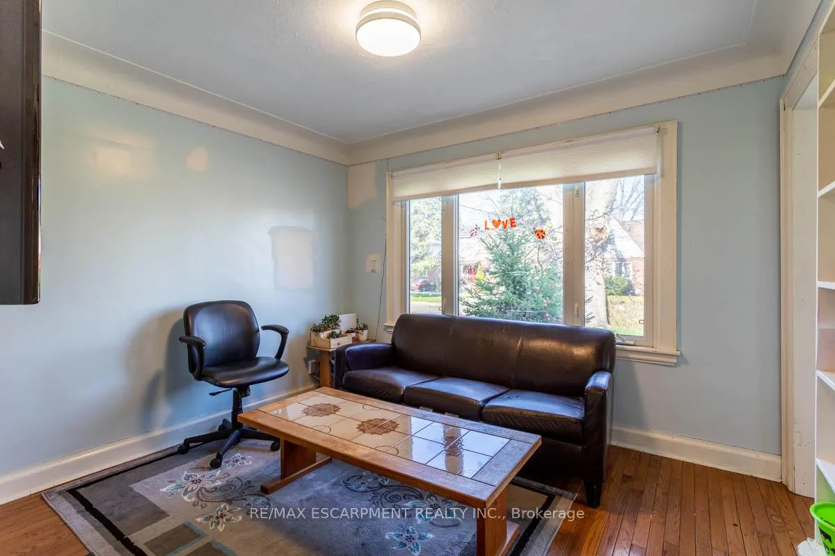Photo 9 of 17 Thorndale Street N, Hamilton, Ainslie Wood — HOMEH