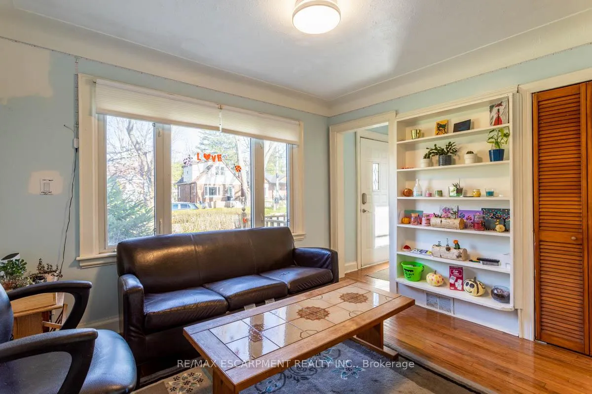 Photo 10 of 17 Thorndale Street N, Hamilton, Ainslie Wood — HOMEH