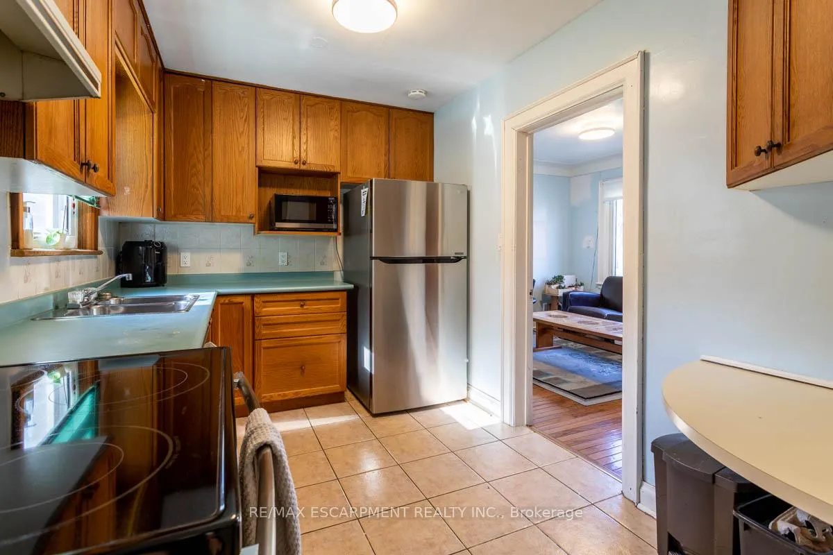Photo 12 of 17 Thorndale Street N, Hamilton, Ainslie Wood — HOMEH
