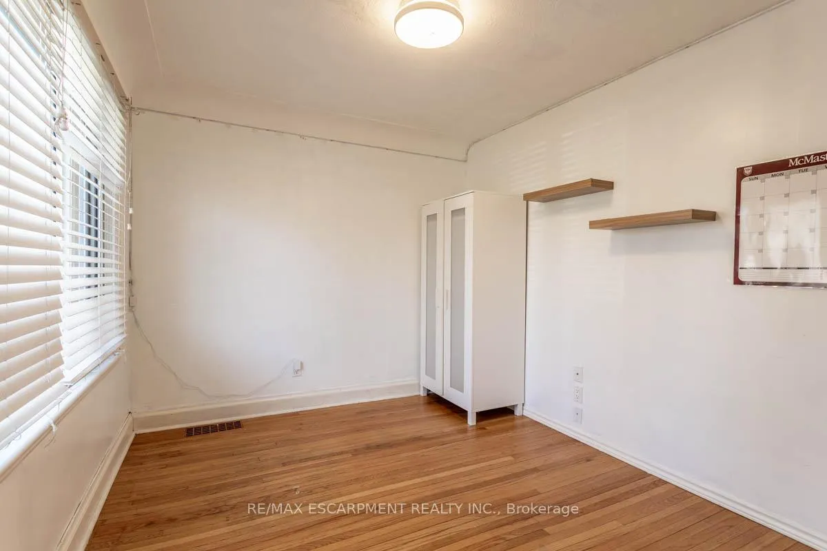 Photo 16 of 17 Thorndale Street N, Hamilton, Ainslie Wood — HOMEH
