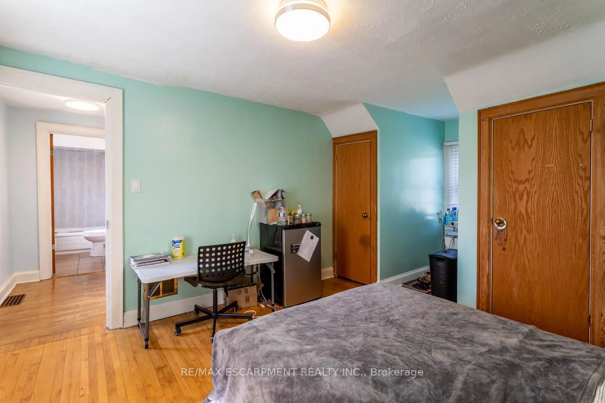 Photo 20 of 17 Thorndale Street N, Hamilton, Ainslie Wood — HOMEH