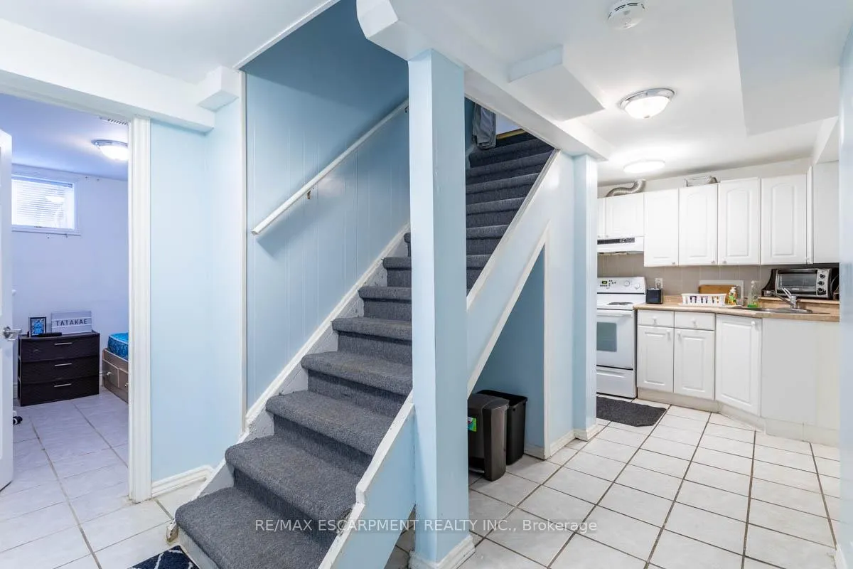Photo 25 of 17 Thorndale Street N, Hamilton, Ainslie Wood — HOMEH