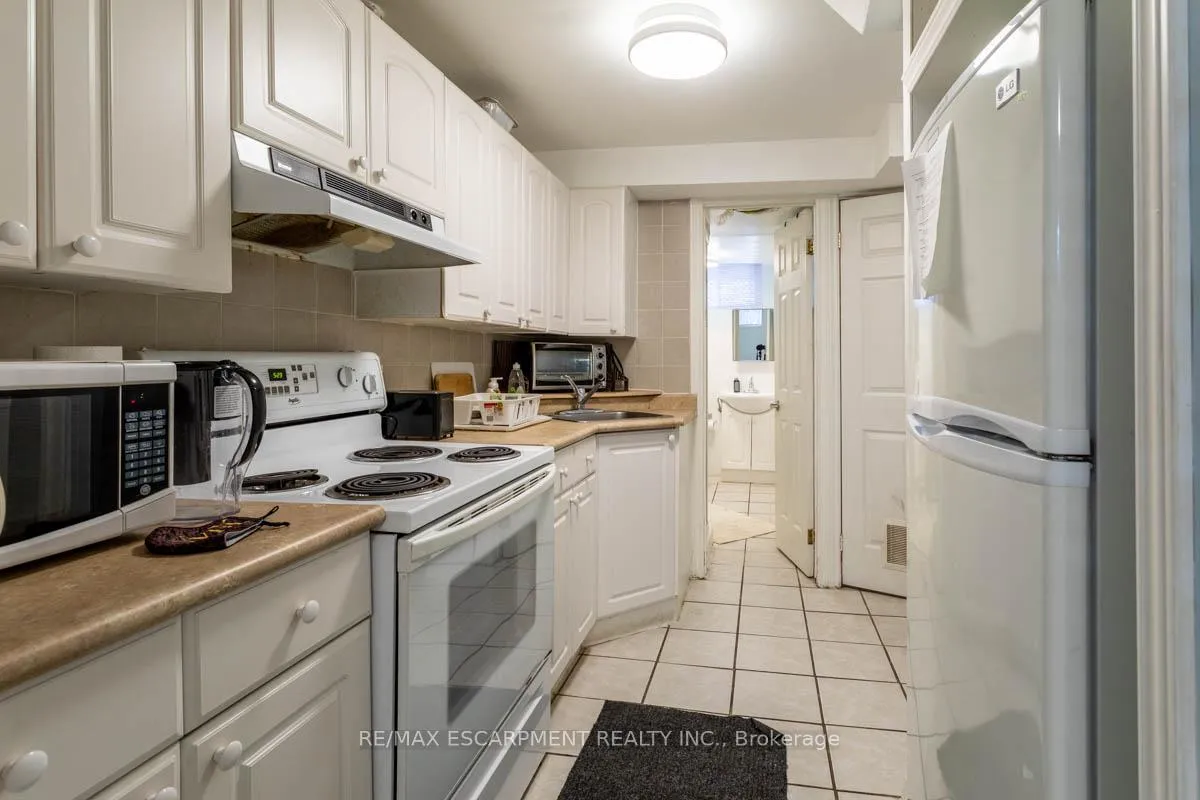 Photo 27 of 17 Thorndale Street N, Hamilton, Ainslie Wood — HOMEH