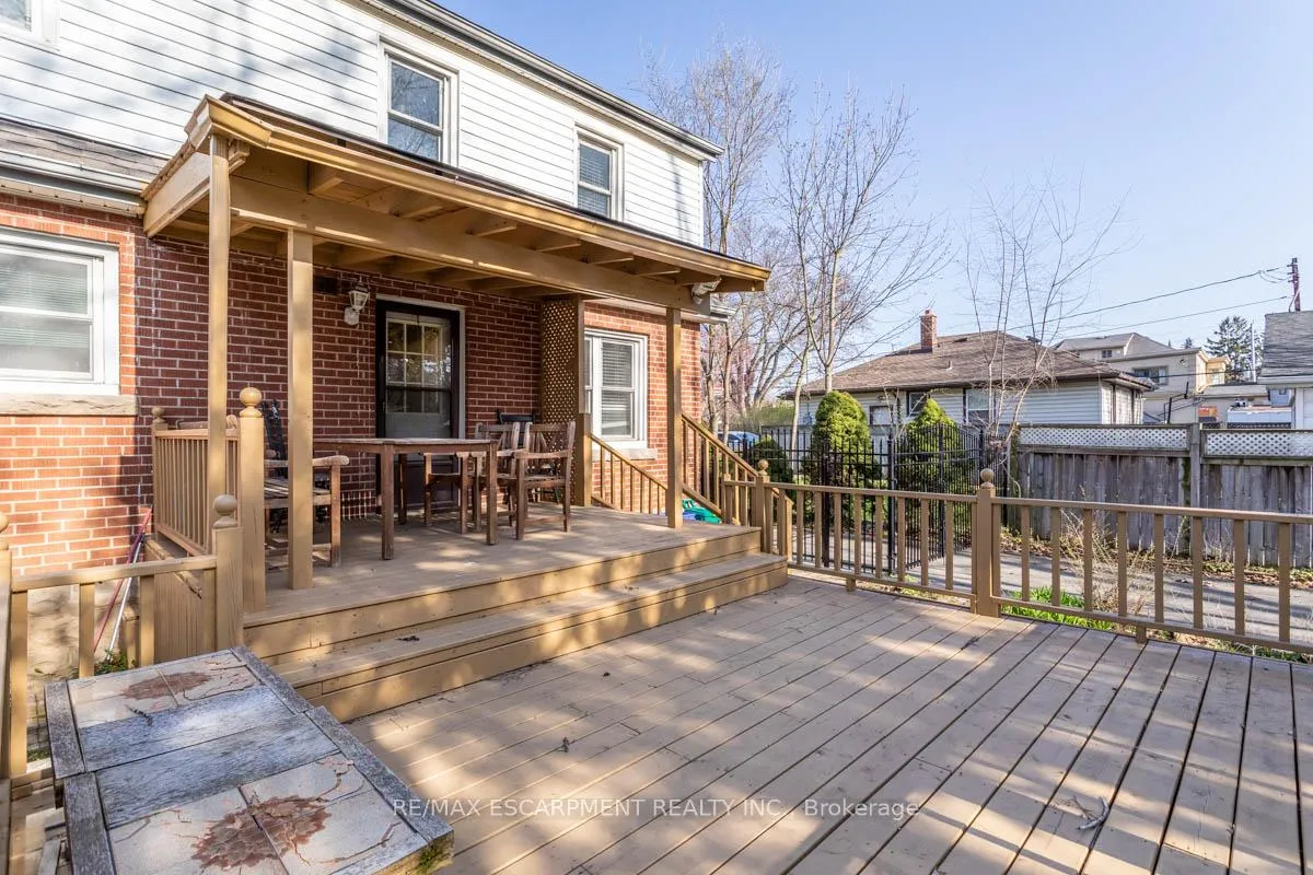 Photo 35 of 17 Thorndale Street N, Hamilton, Ainslie Wood — HOMEH