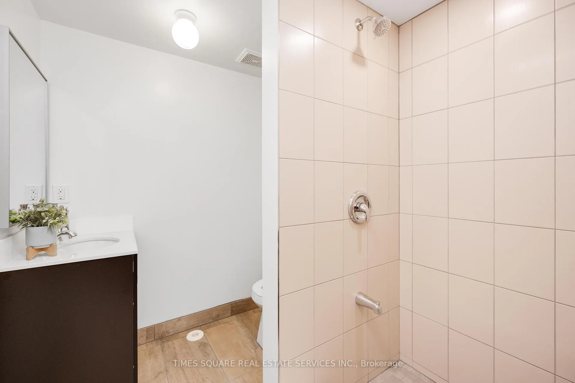 Photo 5 of 9942 McCowan Road, Markham, Berczy — HOMEH
