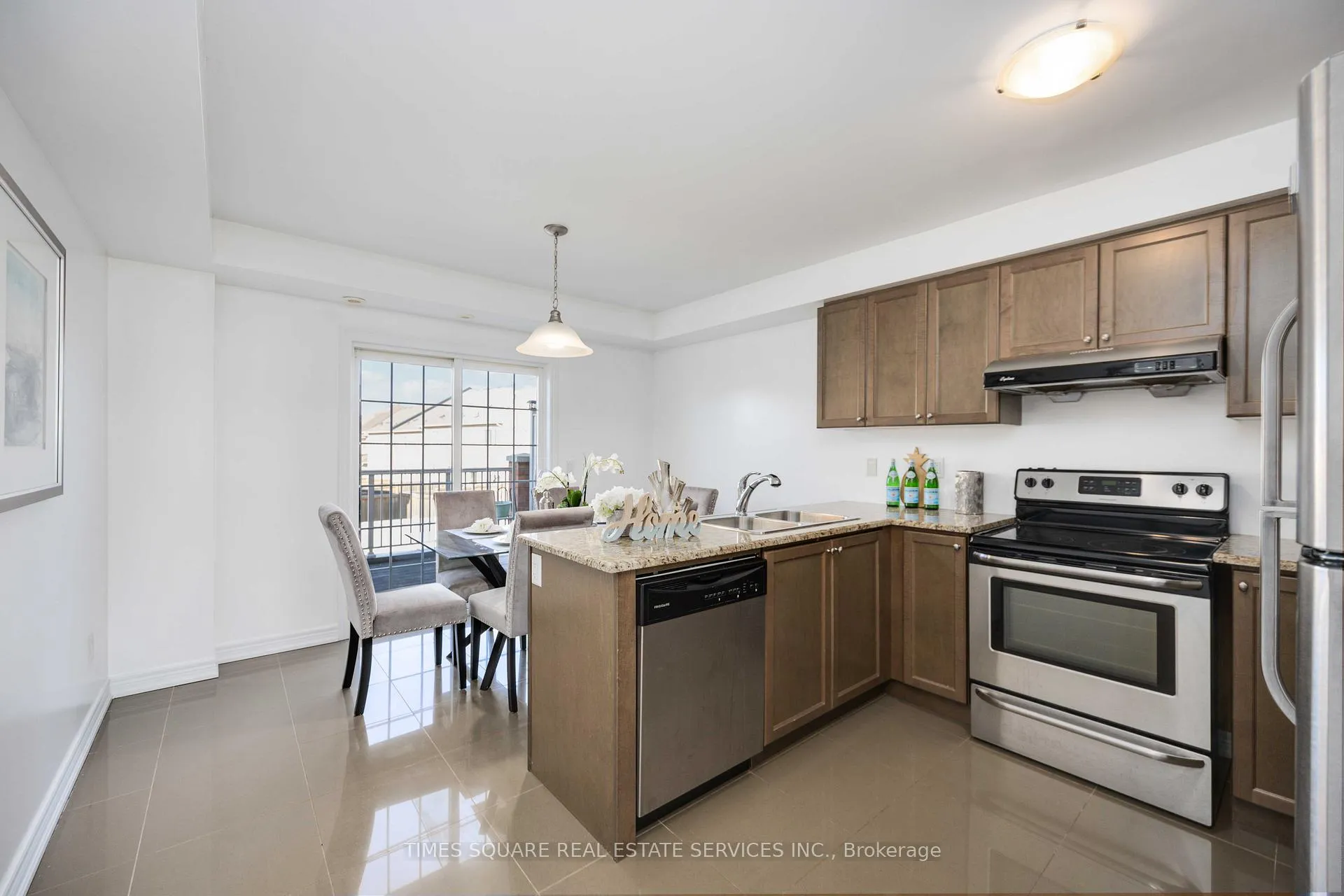 Photo 9 of 9942 McCowan Road, Markham, Berczy — HOMEH