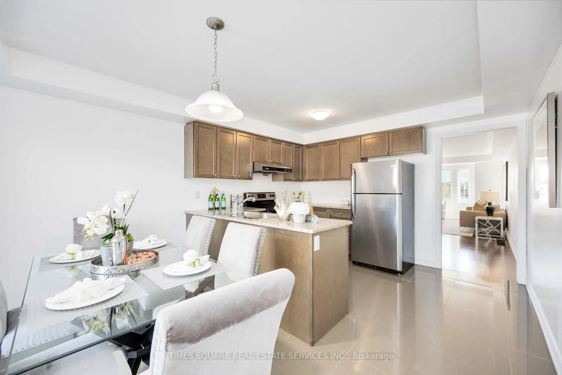 Photo 10 of 9942 McCowan Road, Markham, Berczy — HOMEH
