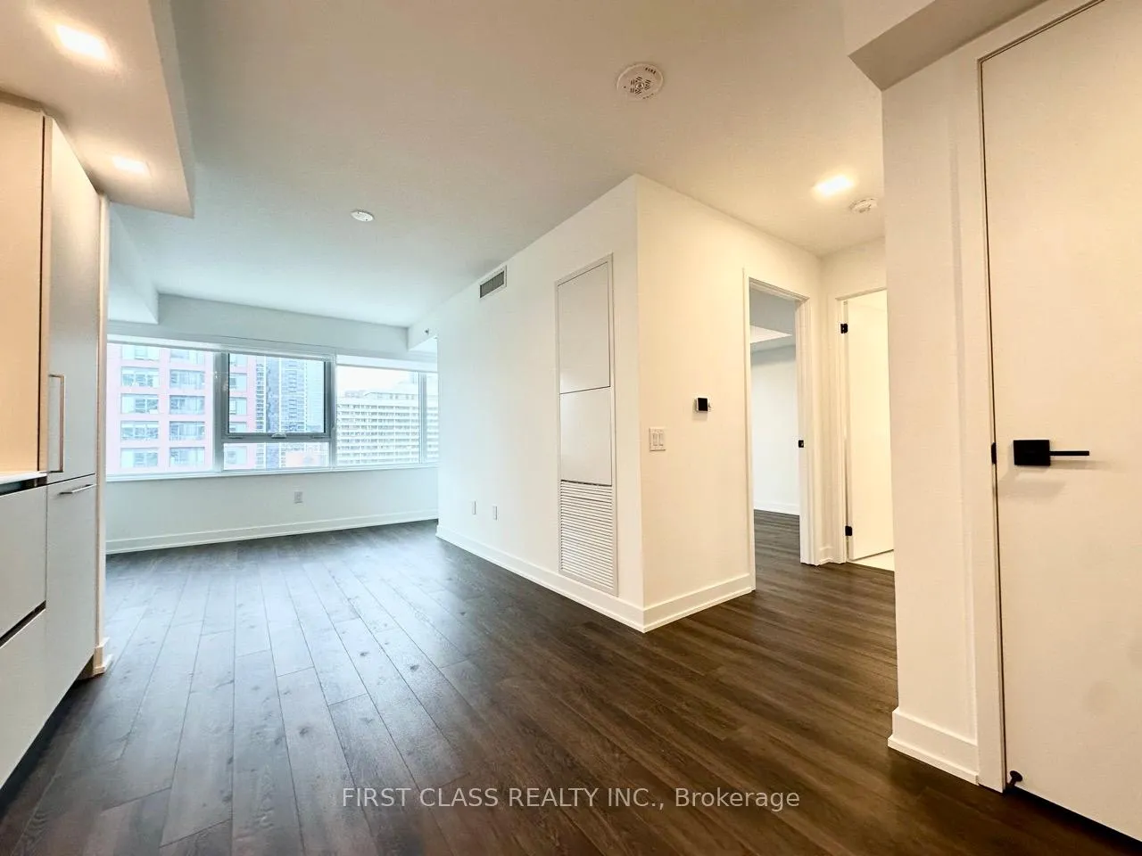 Photo 4 of Unit 2103, 609 Sherbourne Street, Toronto, North St. James Town — HOMEH