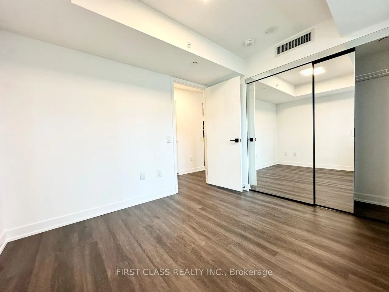 Photo 8 of Unit 2103, 609 Sherbourne Street, Toronto, North St. James Town — HOMEH