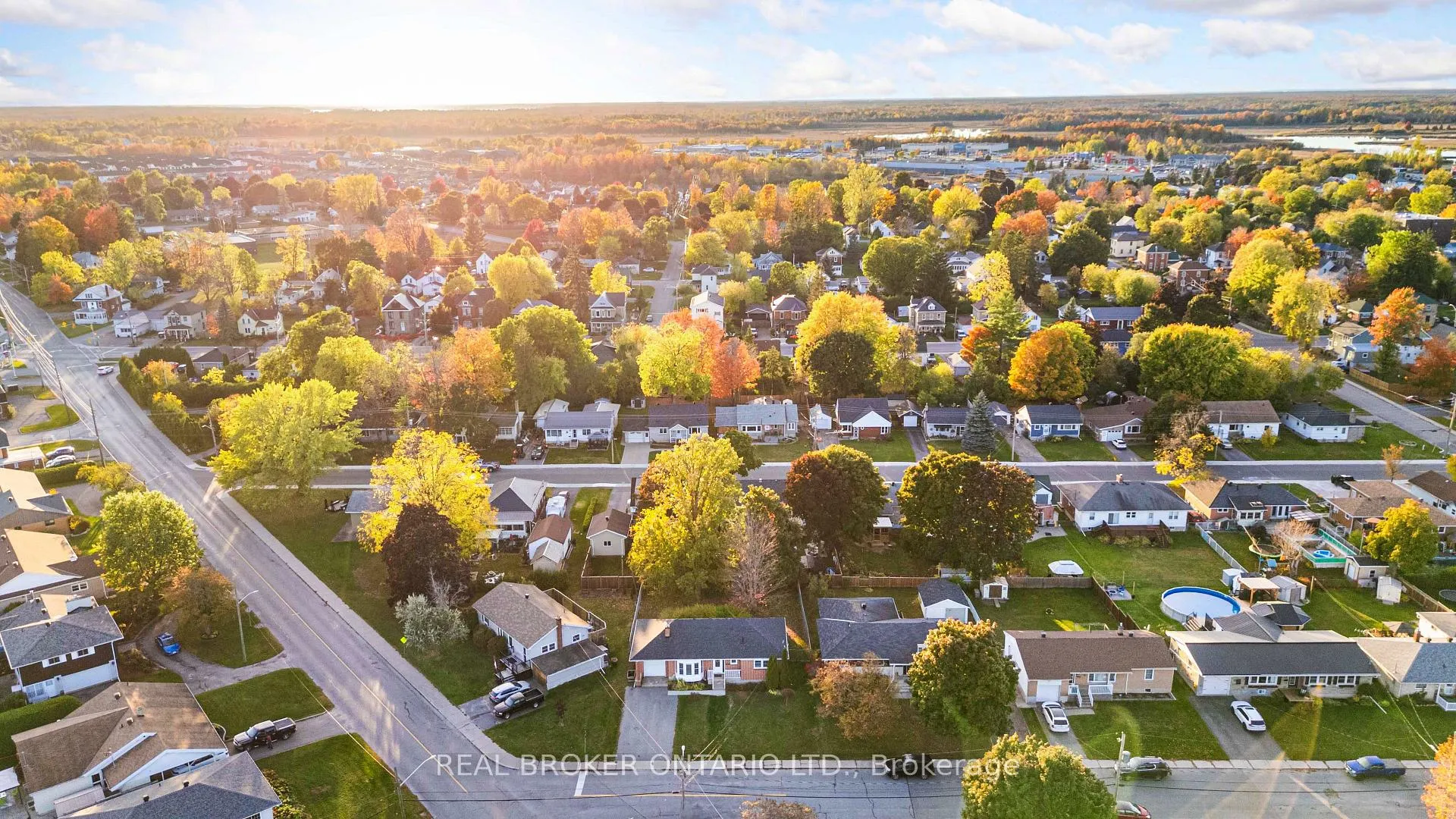 Photo 2 of 12 Florence Street, Smiths Falls, Smiths Falls — HOMEH