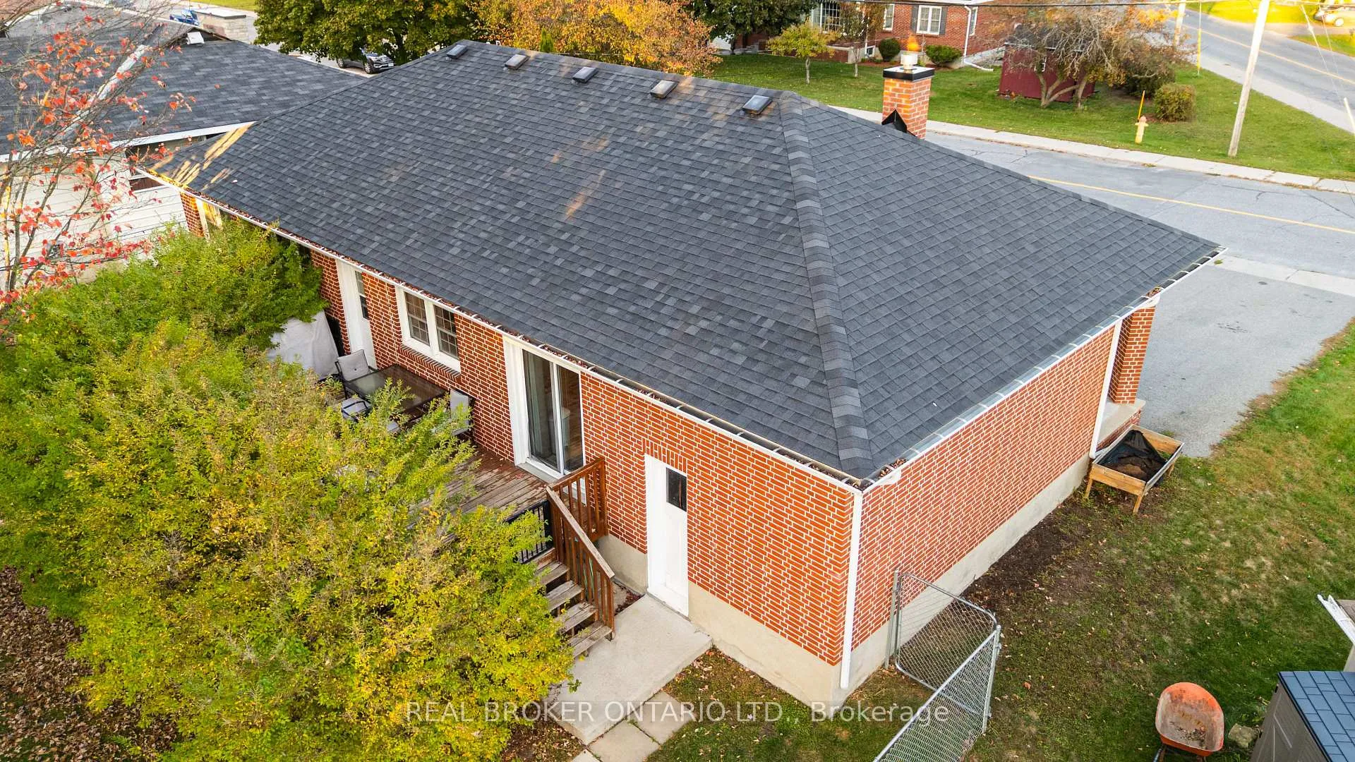 Photo 32 of 12 Florence Street, Smiths Falls, Smiths Falls — HOMEH
