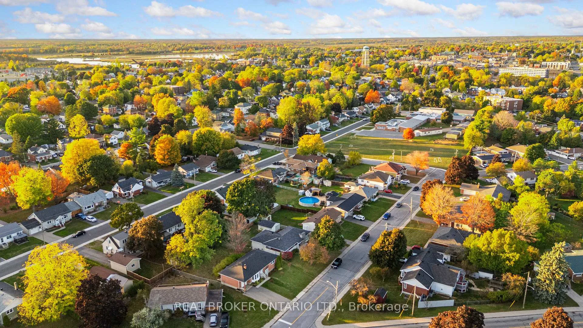 Photo 41 of 12 Florence Street, Smiths Falls, Smiths Falls — HOMEH