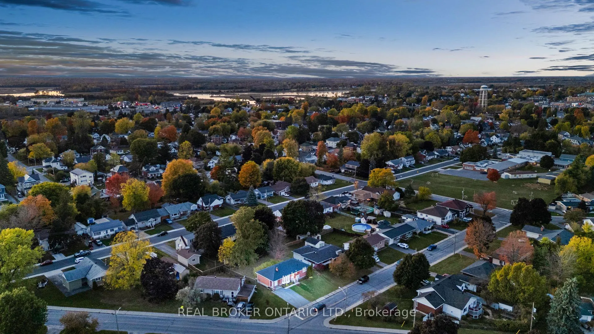 Photo 46 of 12 Florence Street, Smiths Falls, Smiths Falls — HOMEH