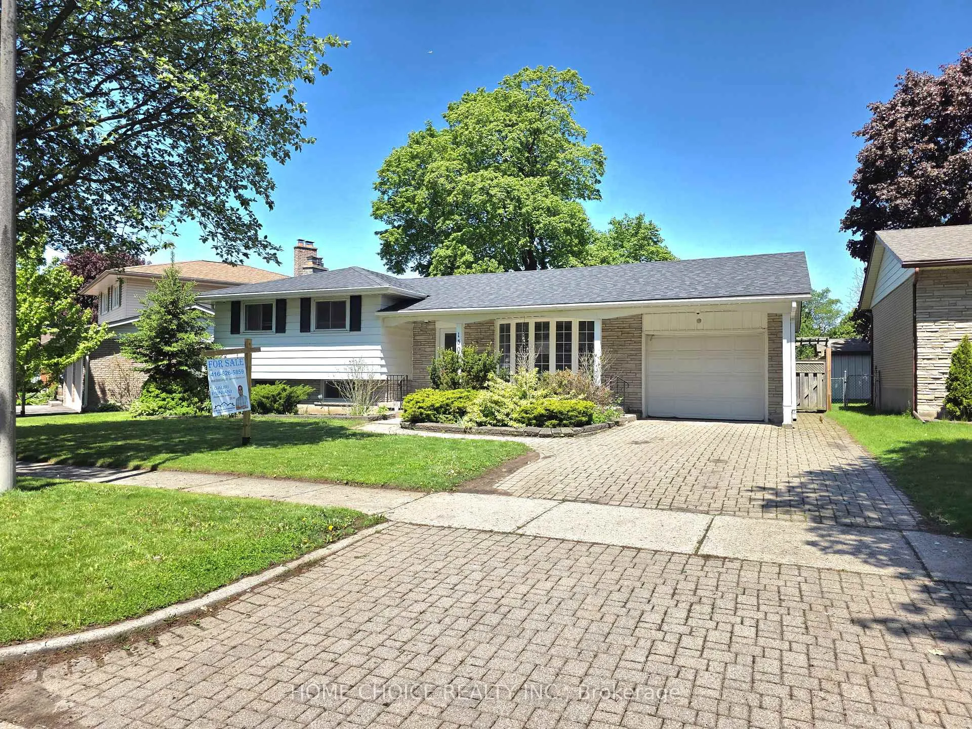 Photo 2 of 130 Champlain Crescent, Kitchener, Heritage Park - Kitchener — HOMEH