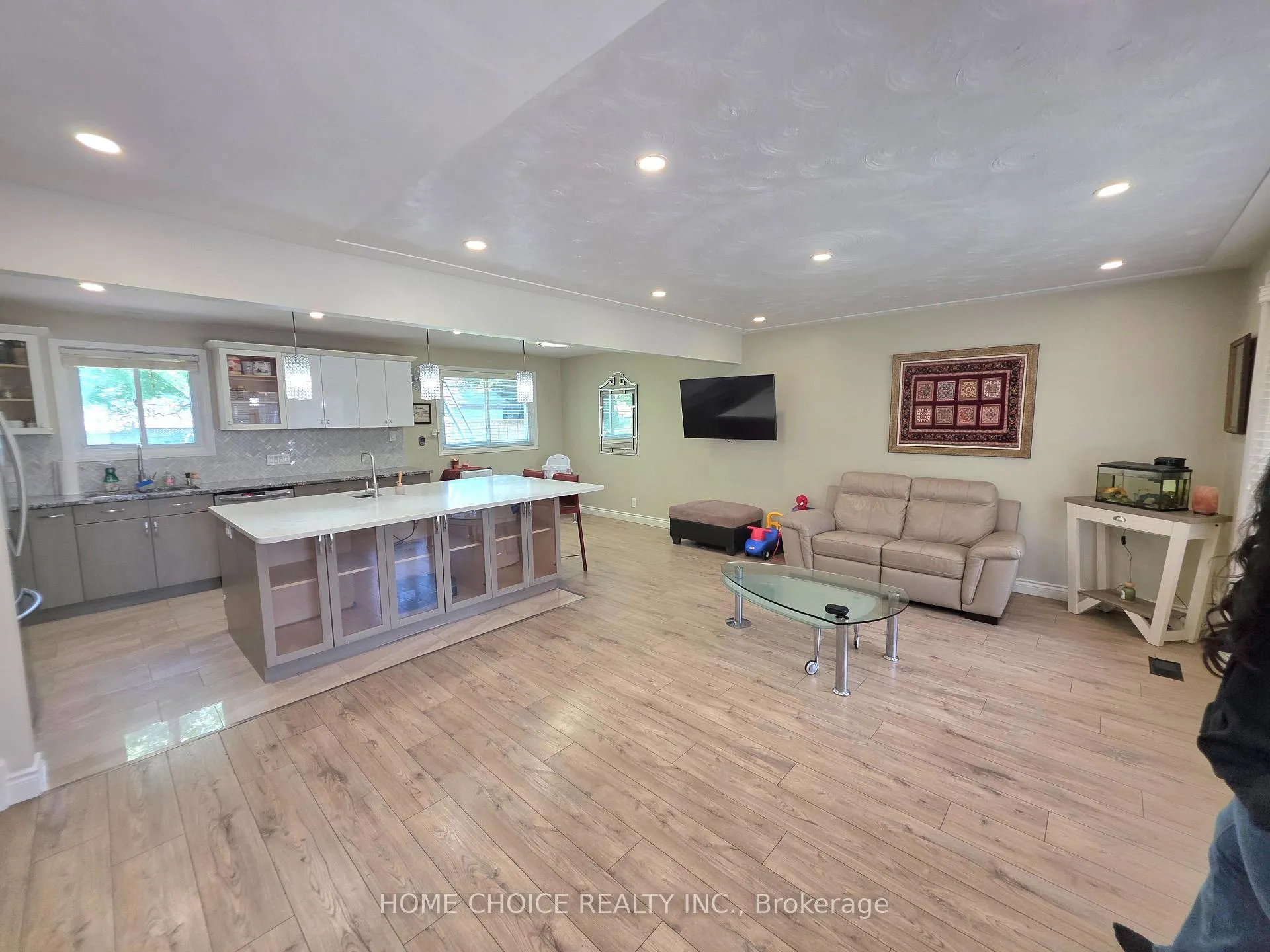Photo 4 of 130 Champlain Crescent, Kitchener, Heritage Park - Kitchener — HOMEH