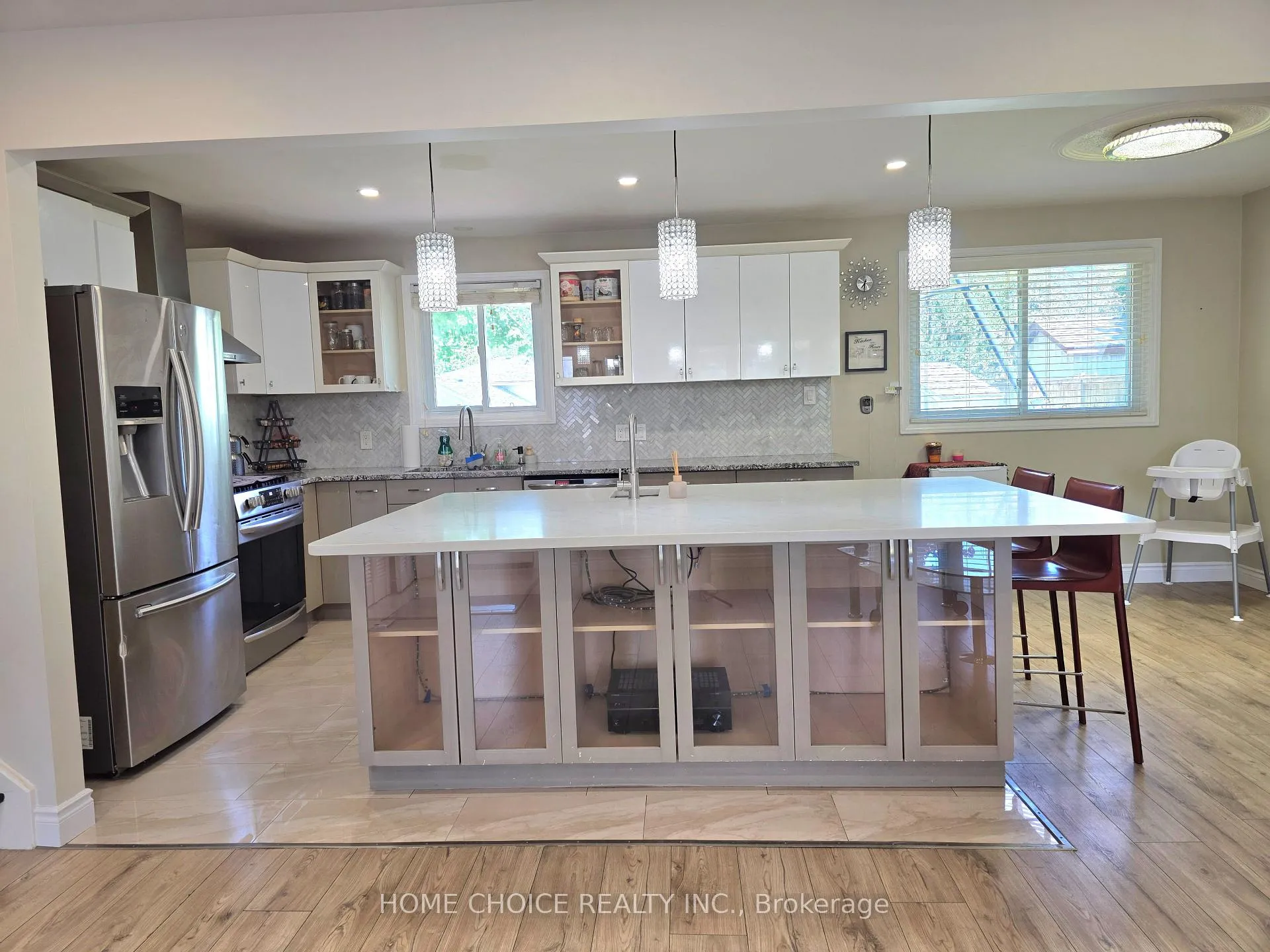 Photo 6 of 130 Champlain Crescent, Kitchener, Heritage Park - Kitchener — HOMEH