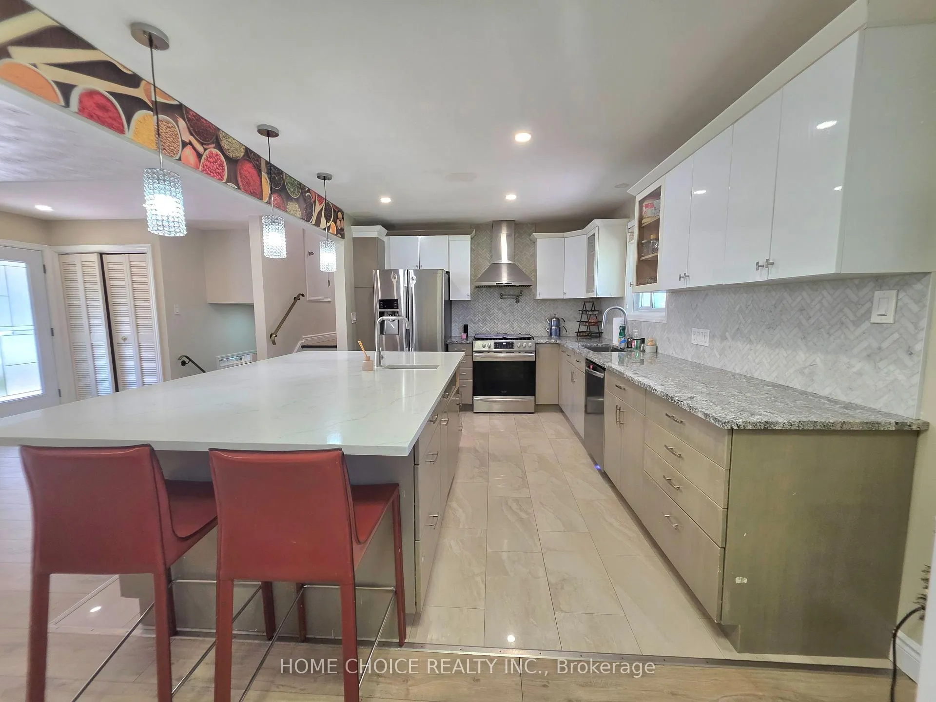 Photo 8 of 130 Champlain Crescent, Kitchener, Heritage Park - Kitchener — HOMEH