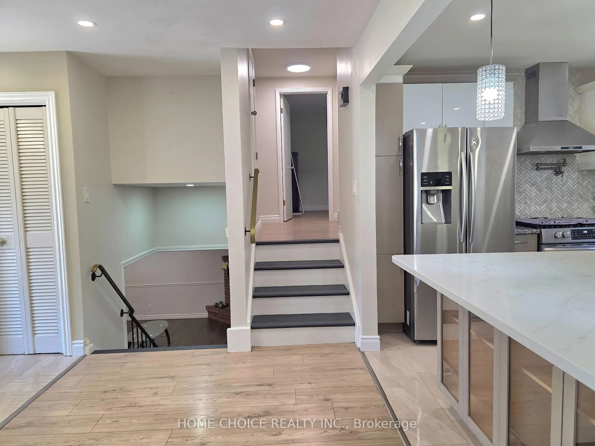Photo 18 of 130 Champlain Crescent, Kitchener, Heritage Park - Kitchener — HOMEH